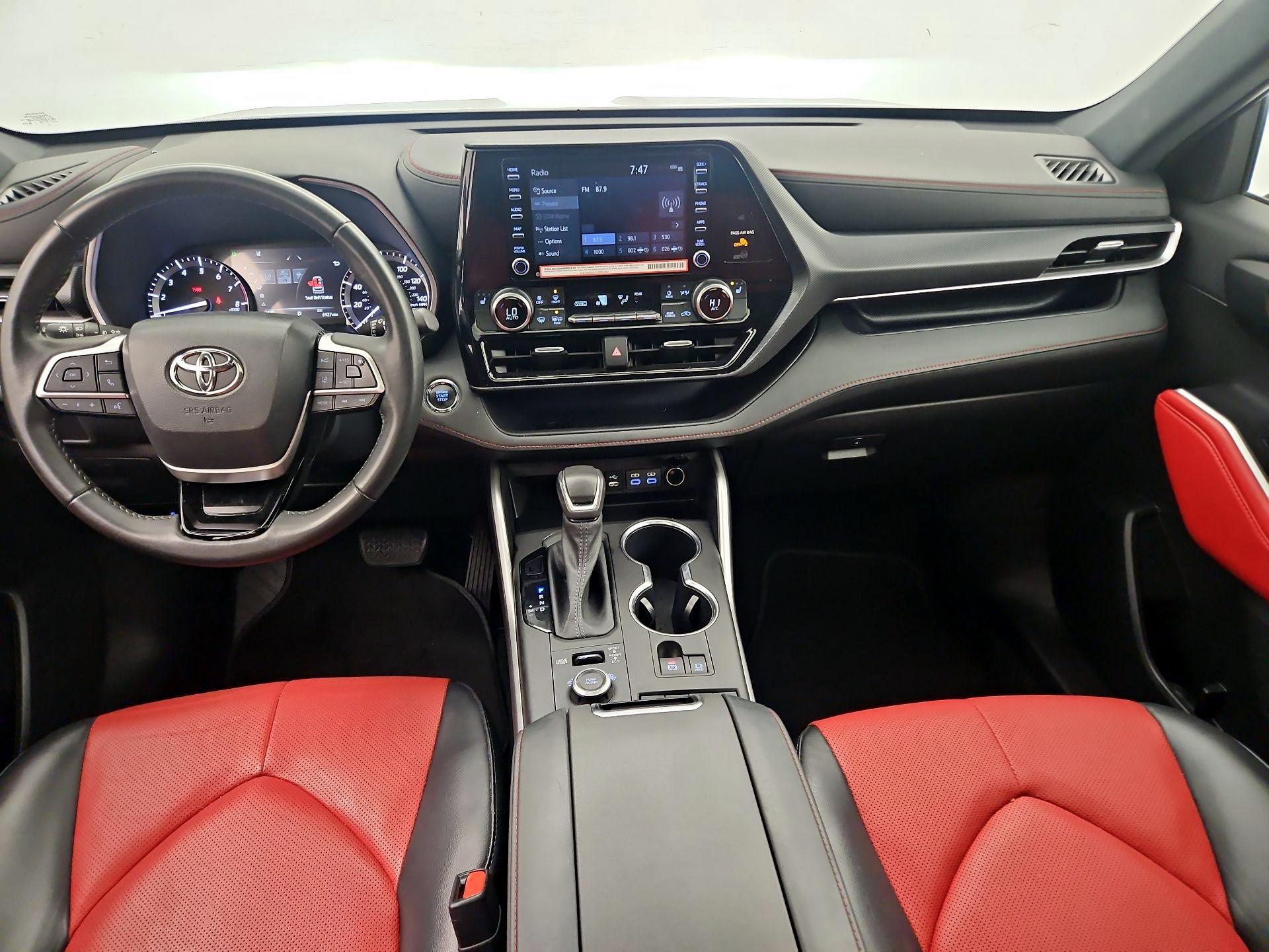 Thumbnail: 2022 Toyota Highlander - 9