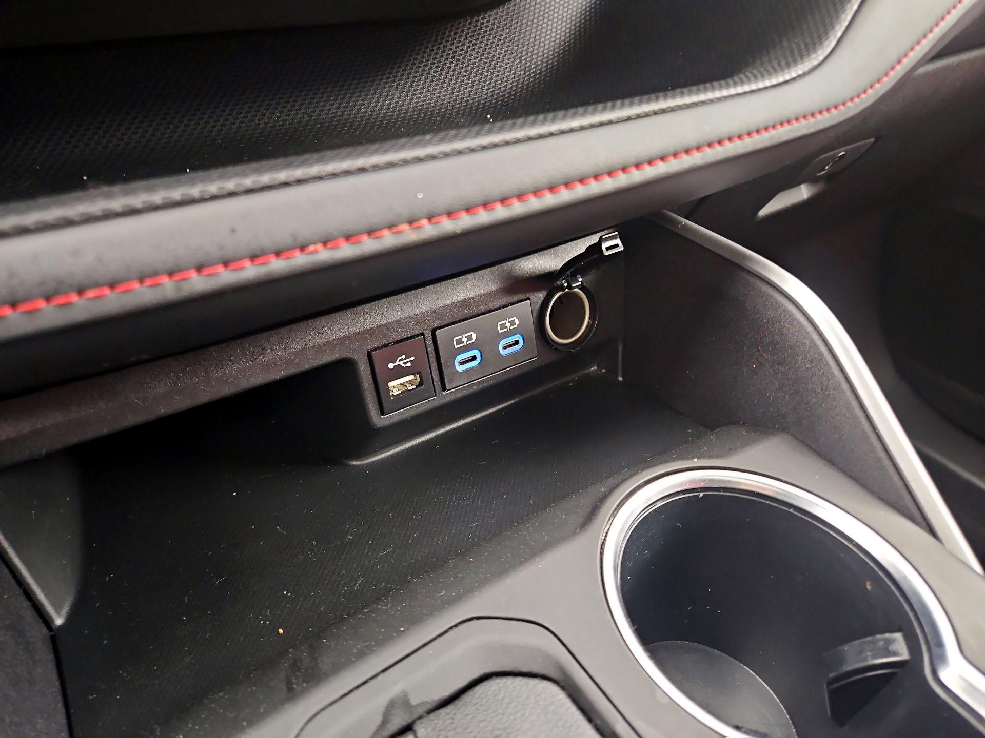 Thumbnail: 2022 Toyota Highlander - 18