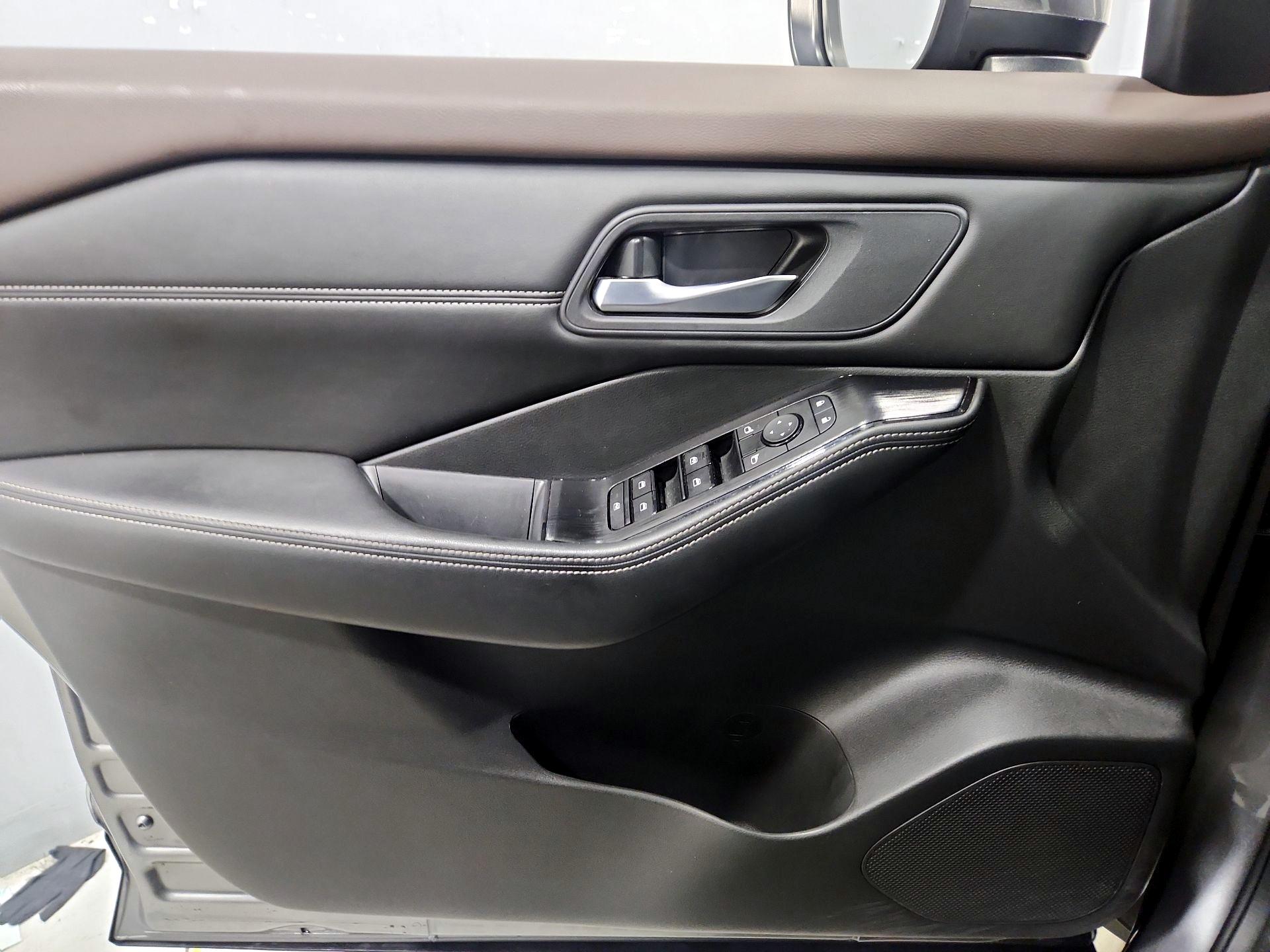 Thumbnail: 2023 Nissan Rogue - 12