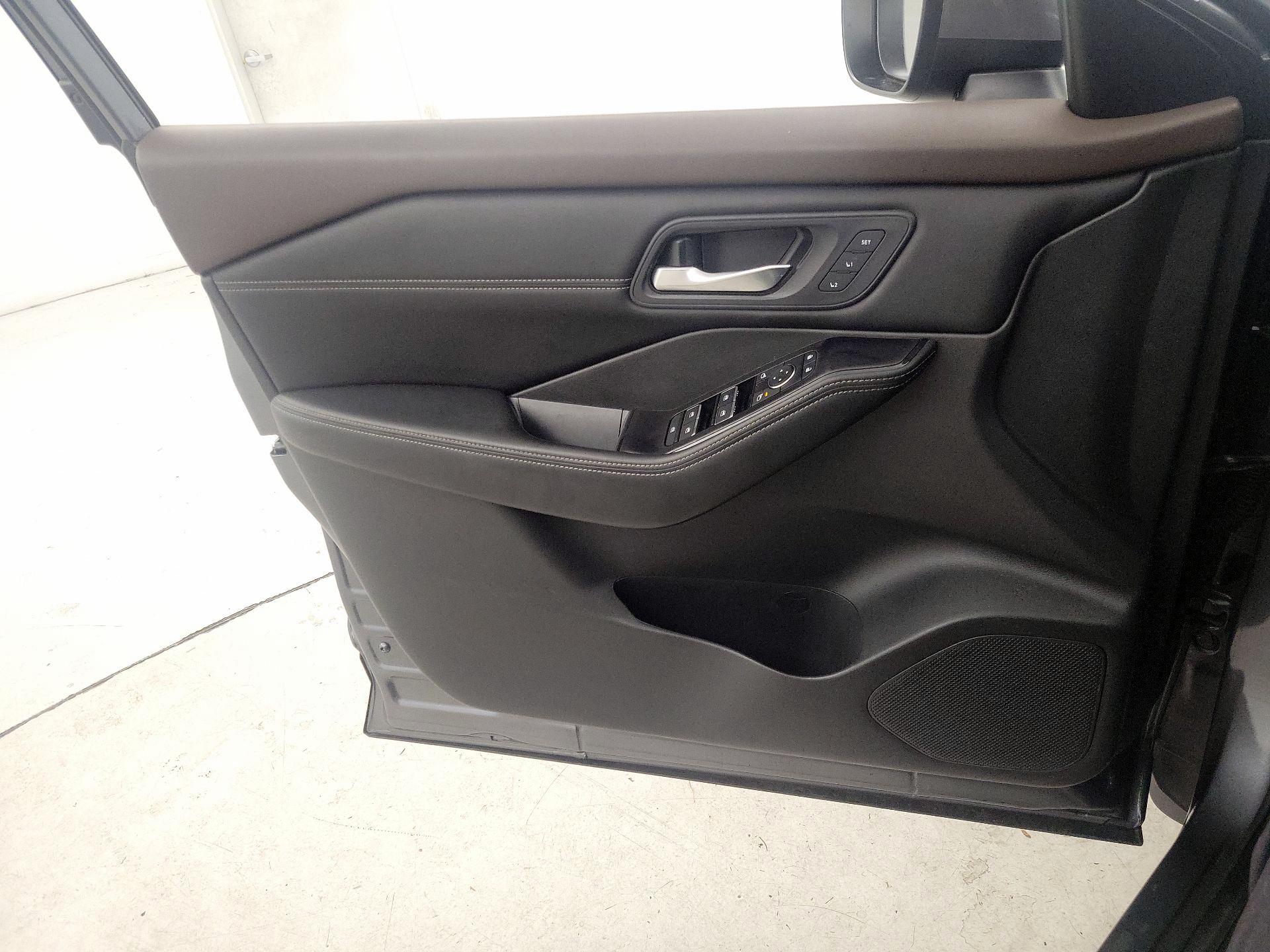 Thumbnail: 2023 Nissan Rogue - 12