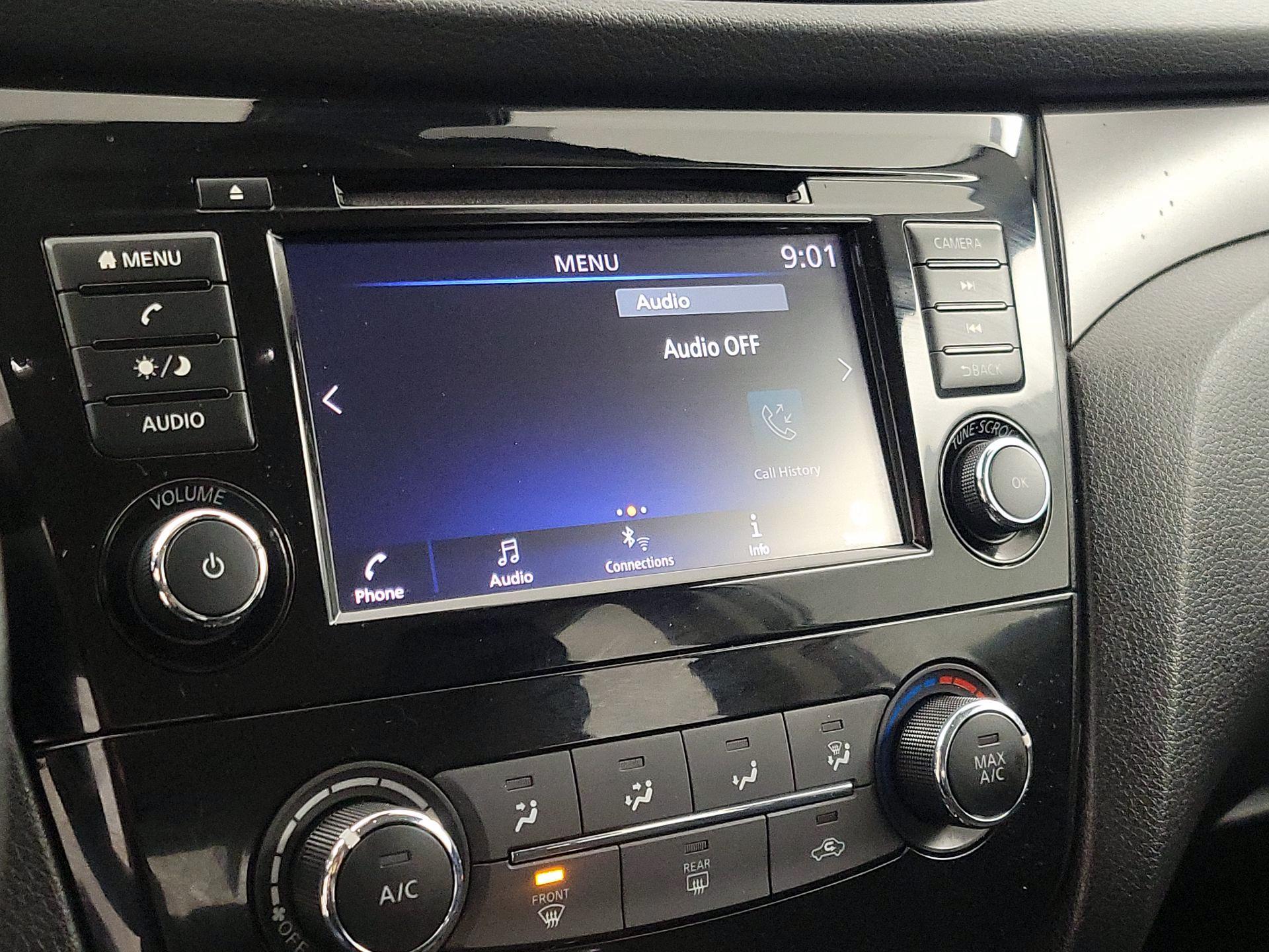 Thumbnail: 2020 Nissan Rogue Sport - 15