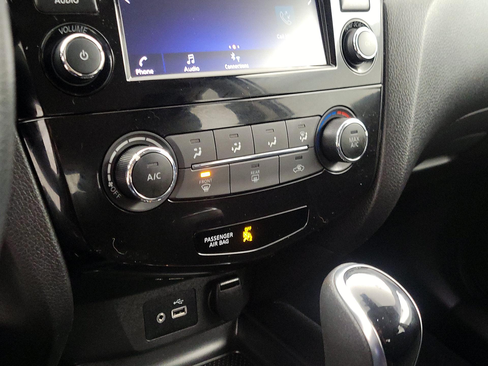 Thumbnail: 2020 Nissan Rogue Sport - 16