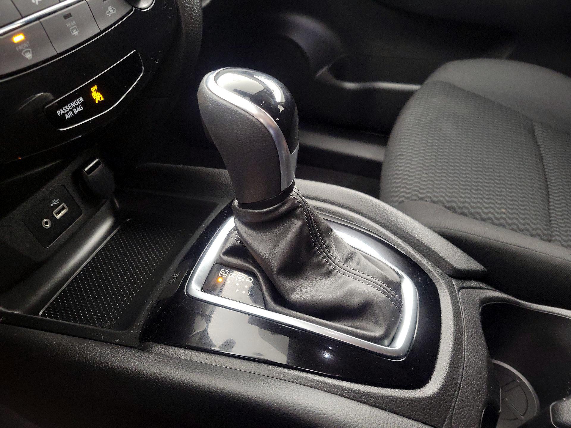 Thumbnail: 2020 Nissan Rogue Sport - 17