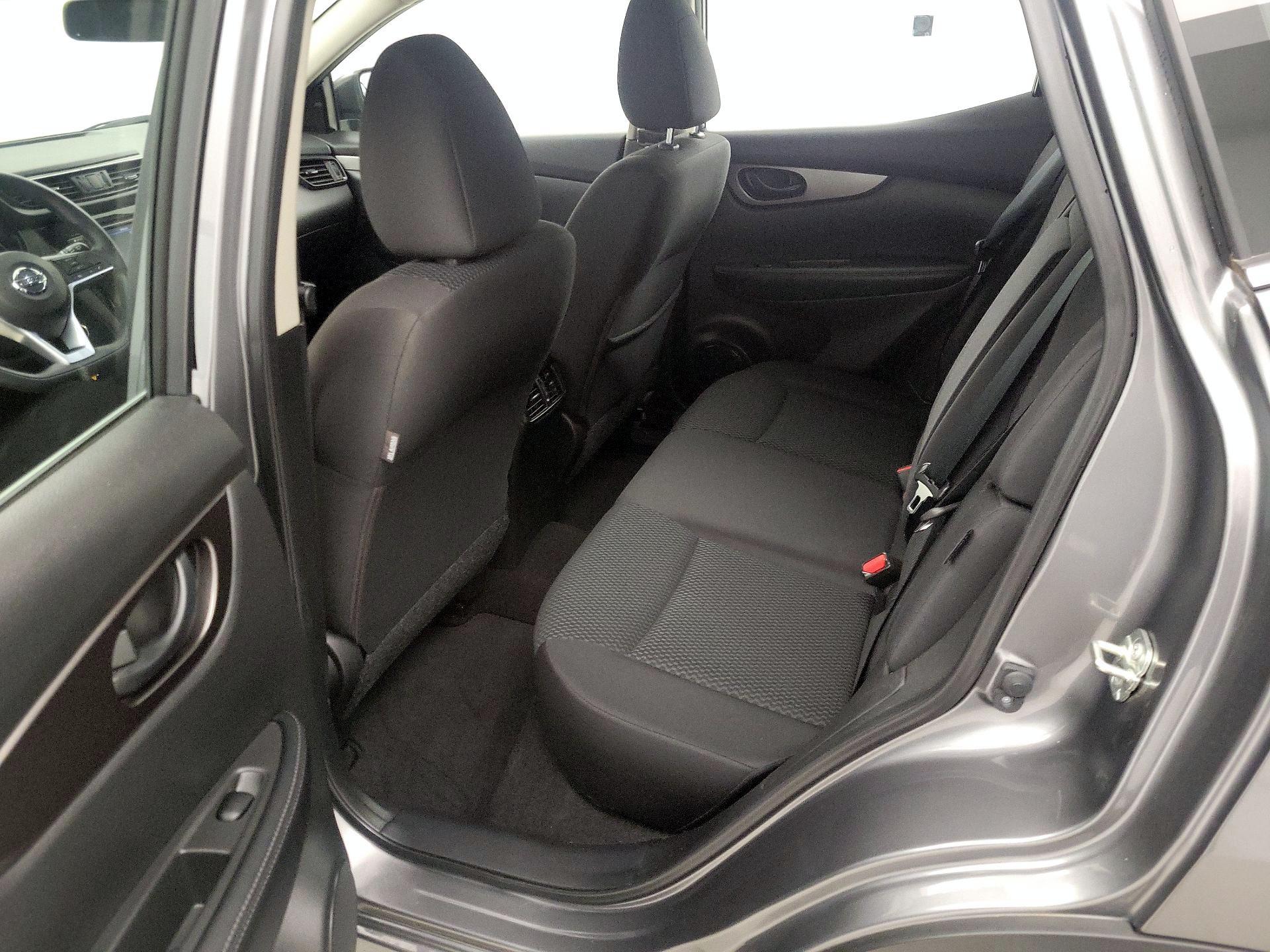 Thumbnail: 2020 Nissan Rogue Sport - 19