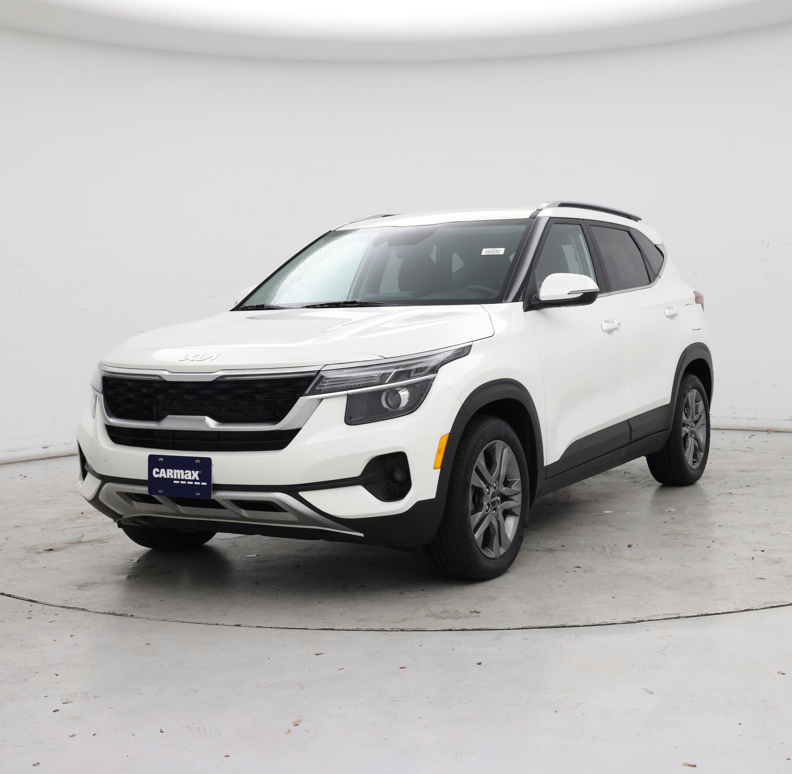 Thumbnail: 2023 Kia Seltos - 4