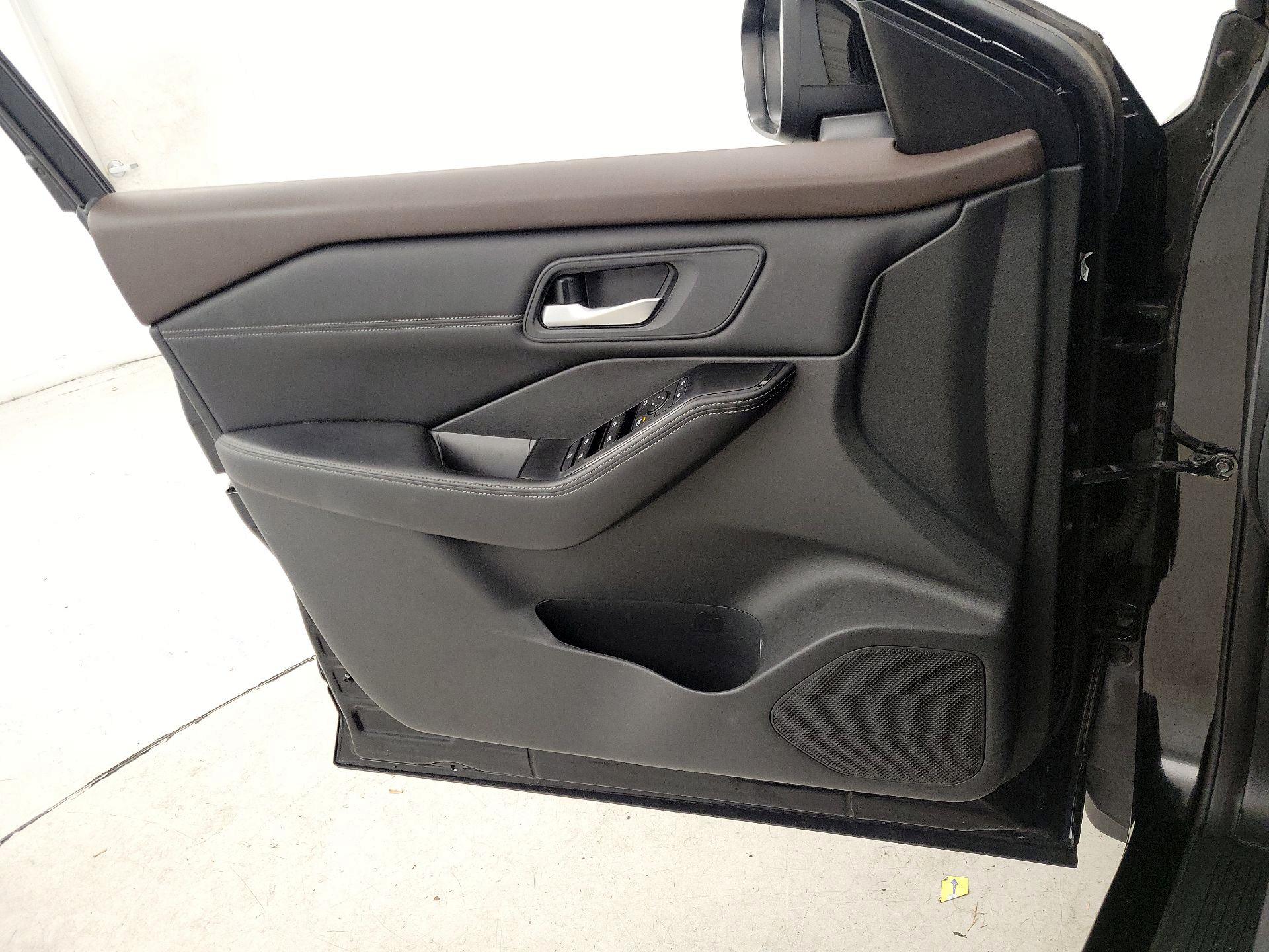 Thumbnail: 2023 Nissan Rogue - 12