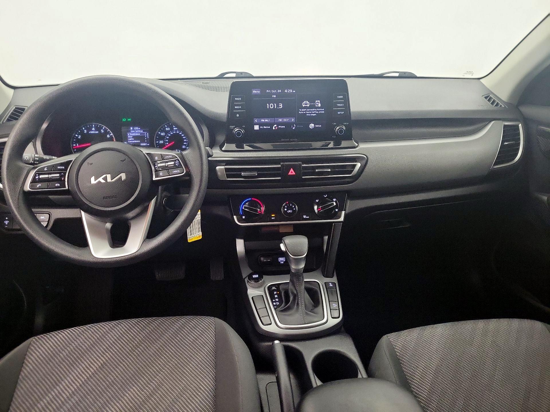 Thumbnail: 2023 Kia Seltos - 9