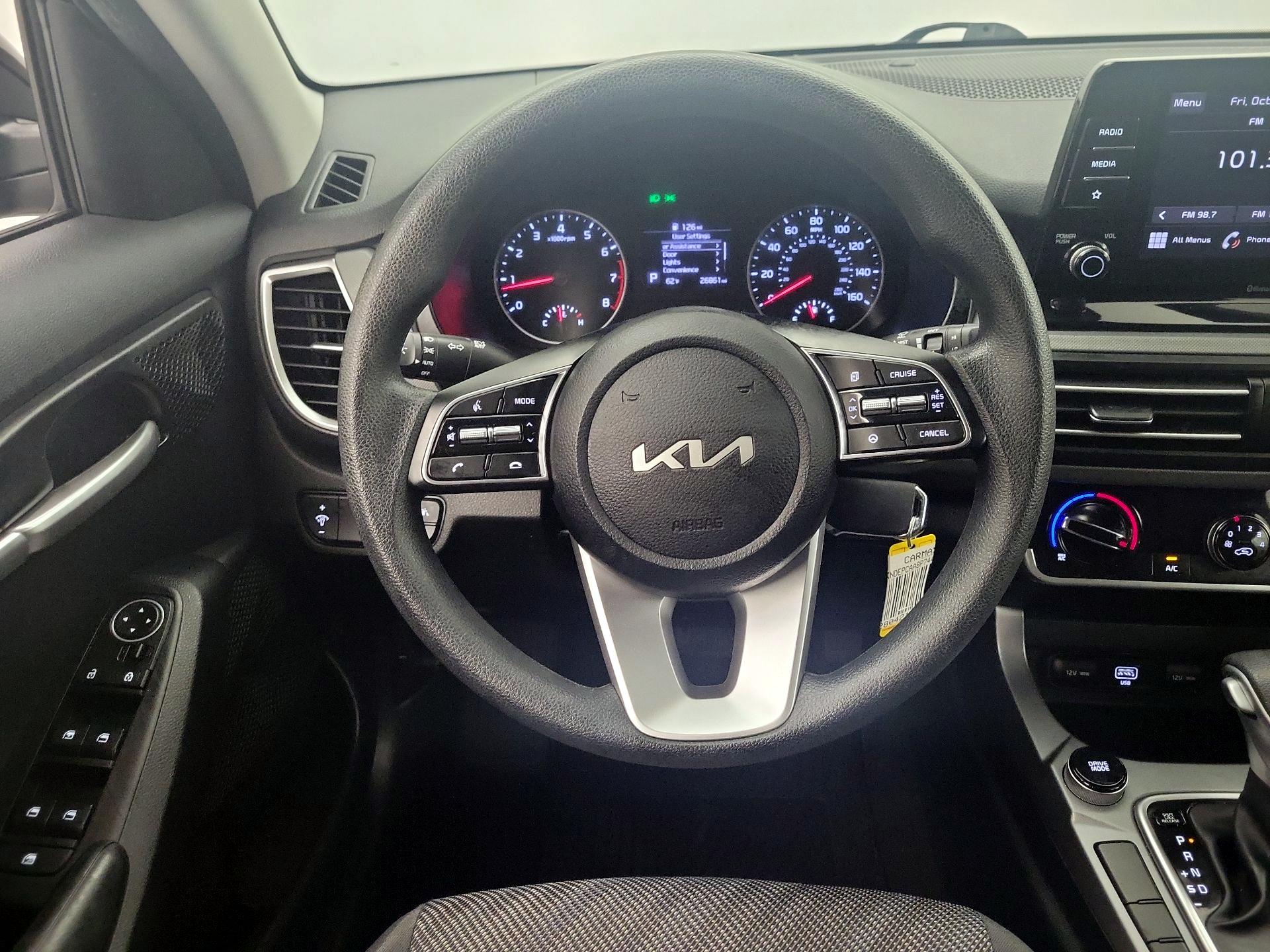 Thumbnail: 2023 Kia Seltos - 10