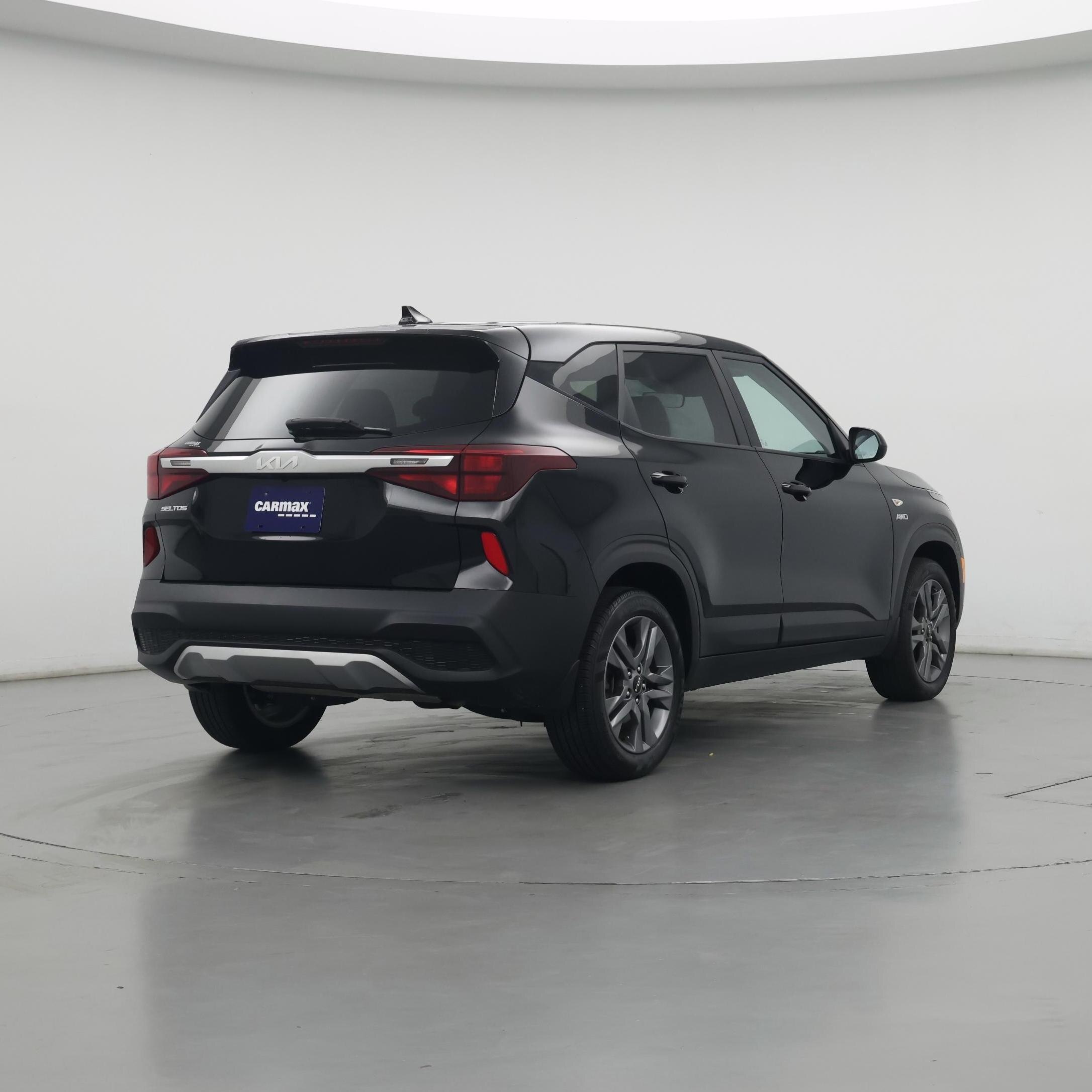 Thumbnail: 2023 Kia Seltos - 8