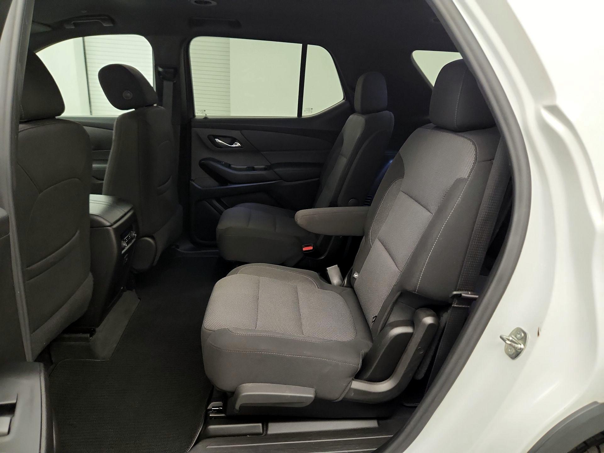 Thumbnail: 2023 Chevrolet Traverse - 17