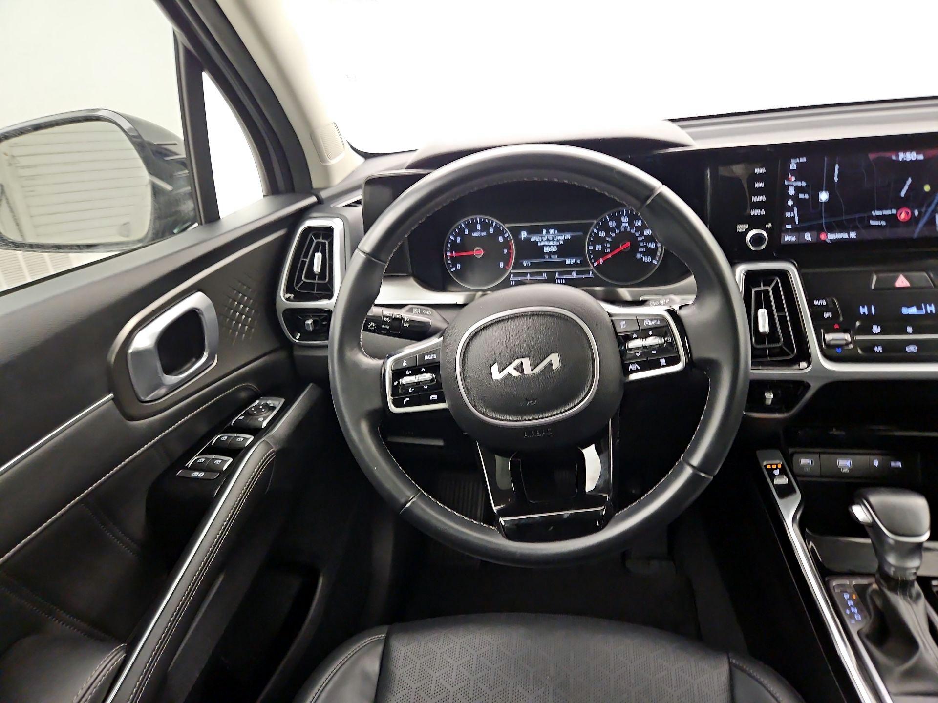 Thumbnail: 2022 Kia Sorento - 10