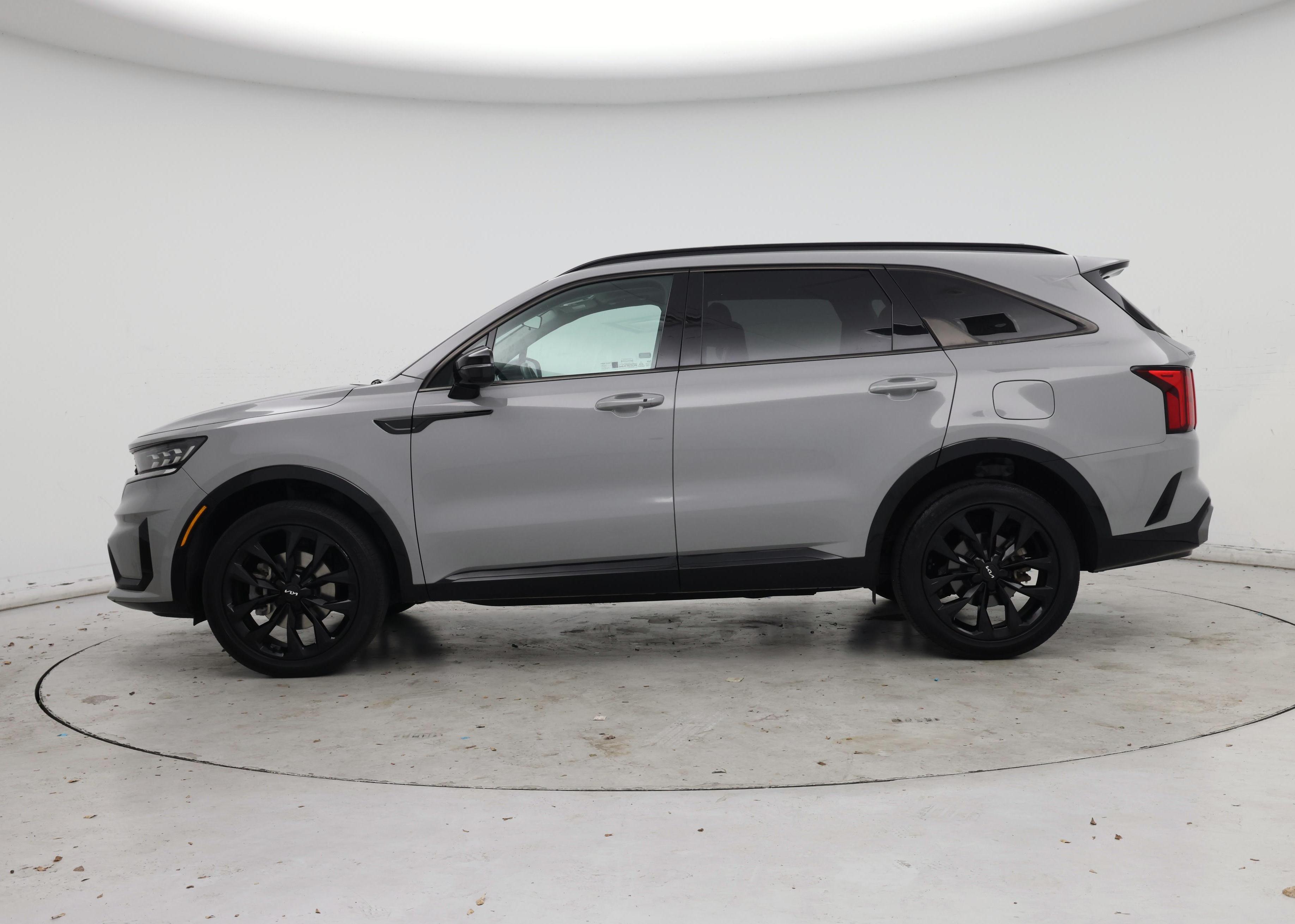 Thumbnail: 2022 Kia Sorento - 3
