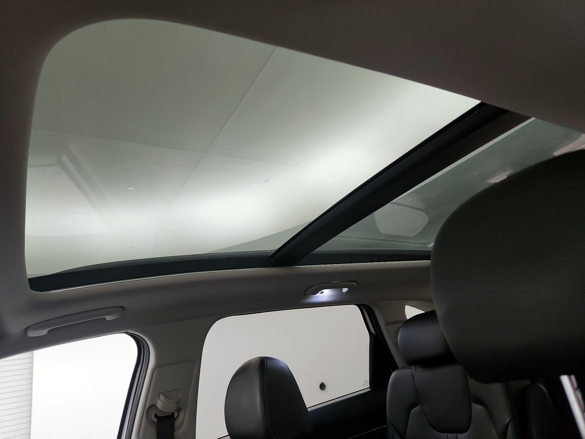 Thumbnail: 2023 Kia Sorento - 17