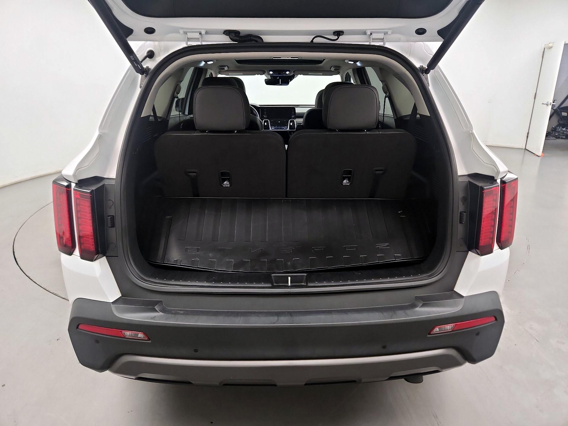 Thumbnail: 2023 Kia Sorento - 20