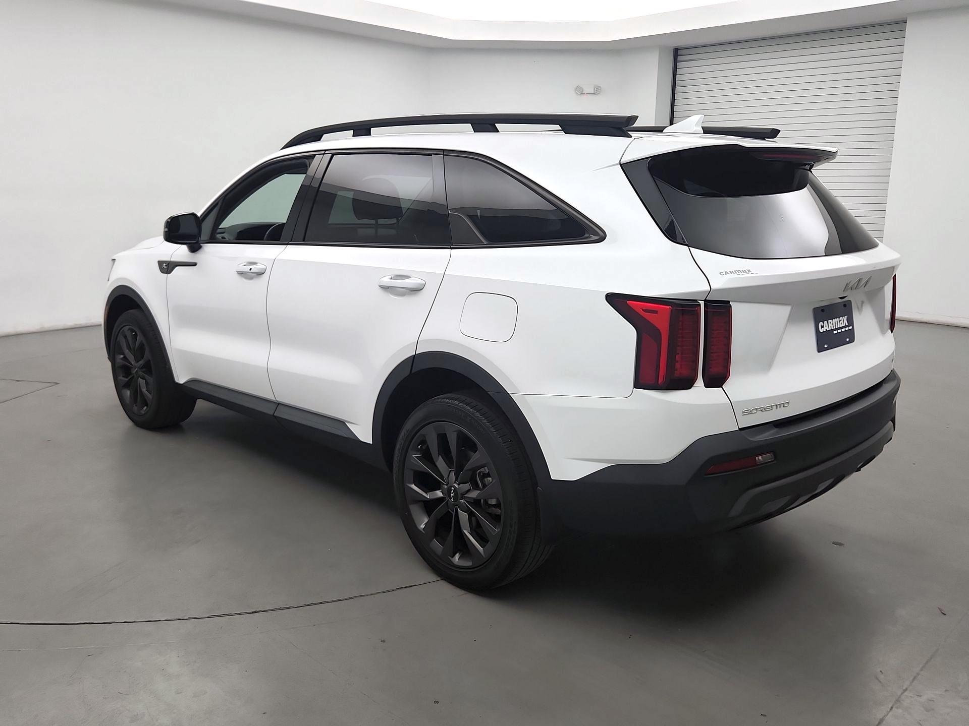 Thumbnail: 2023 Kia Sorento - 7