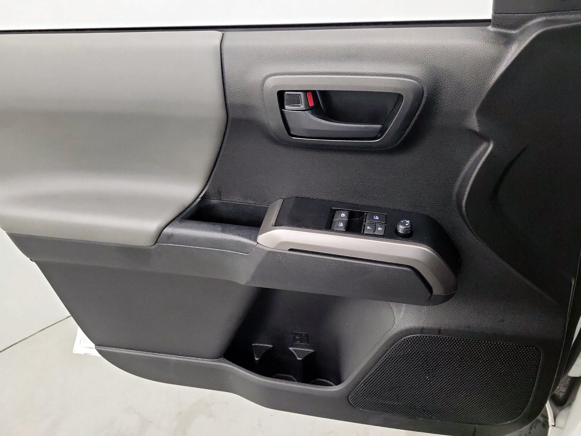 Thumbnail: 2022 Toyota Tacoma - 12