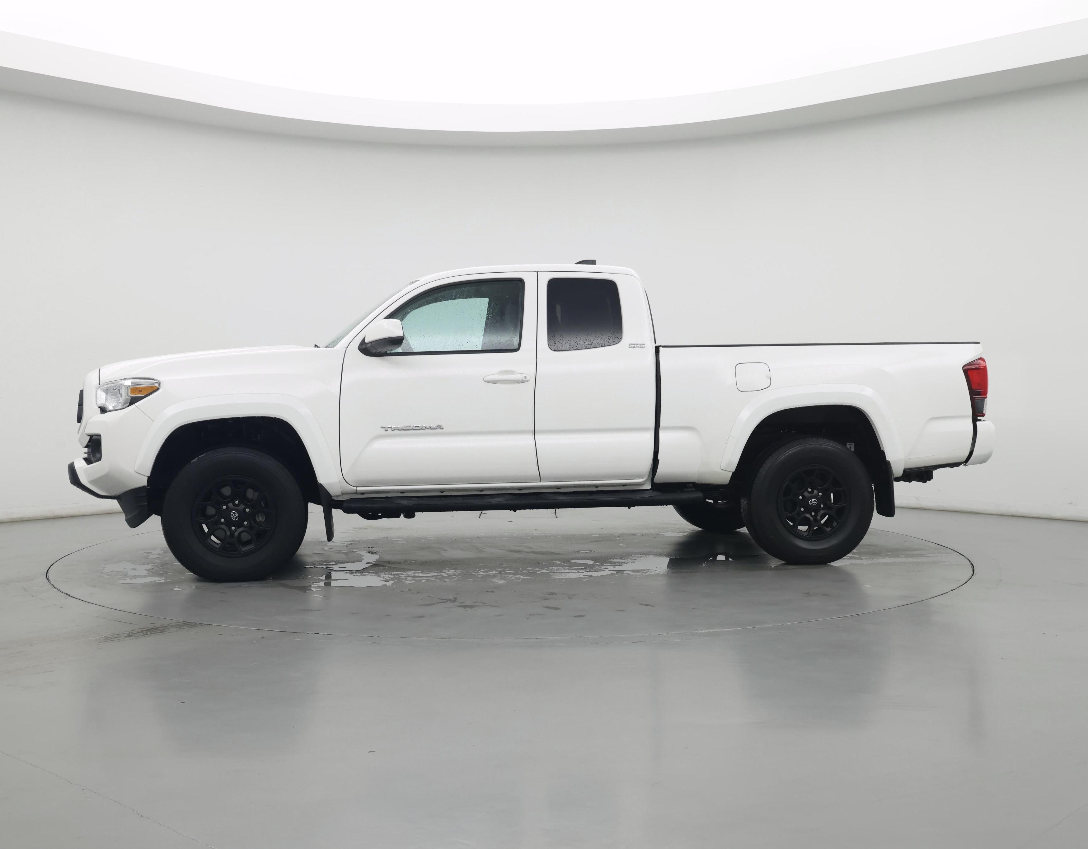 Thumbnail: 2022 Toyota Tacoma - 3