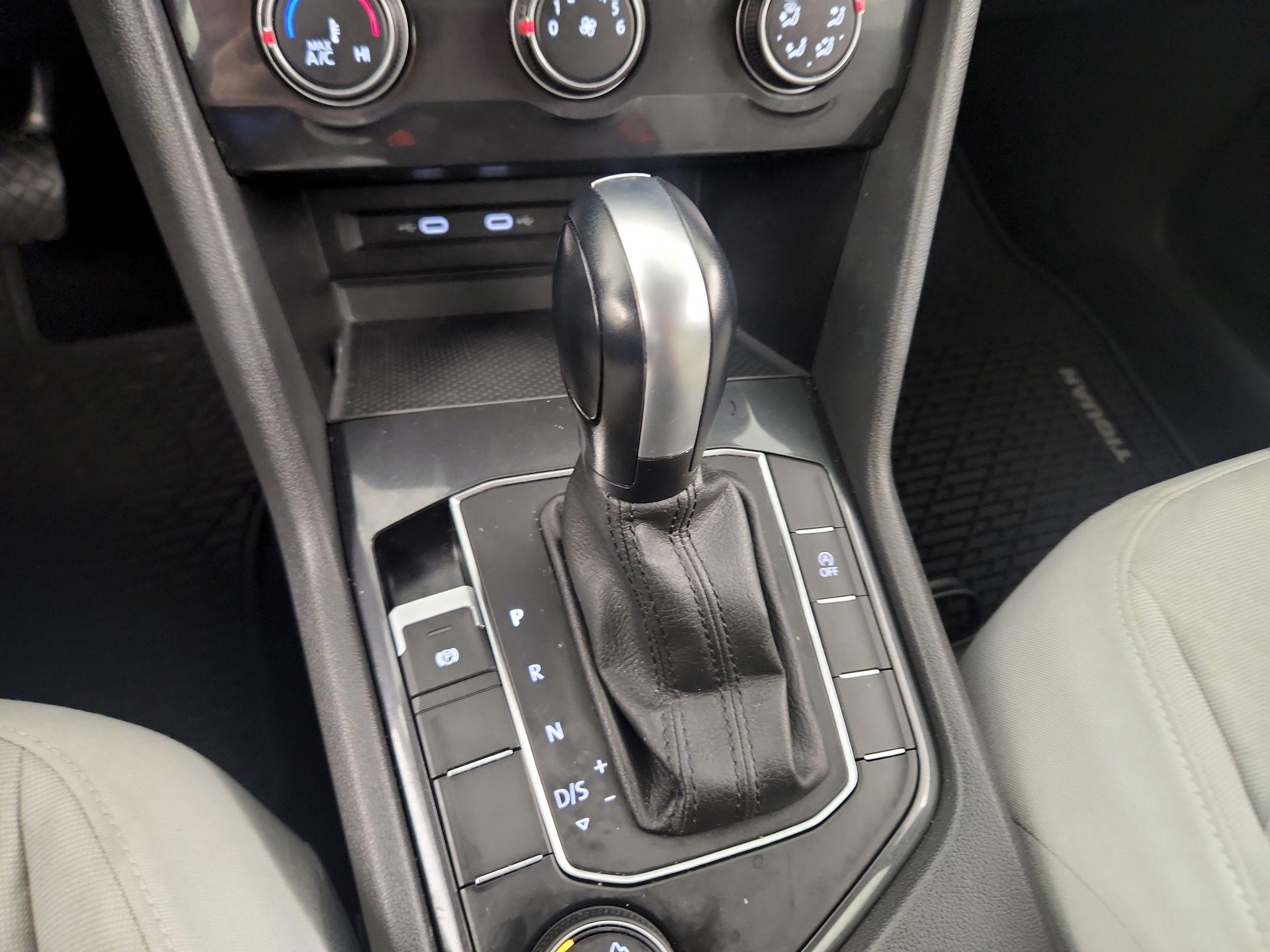 Thumbnail: 2021 Volkswagen Tiguan - 14