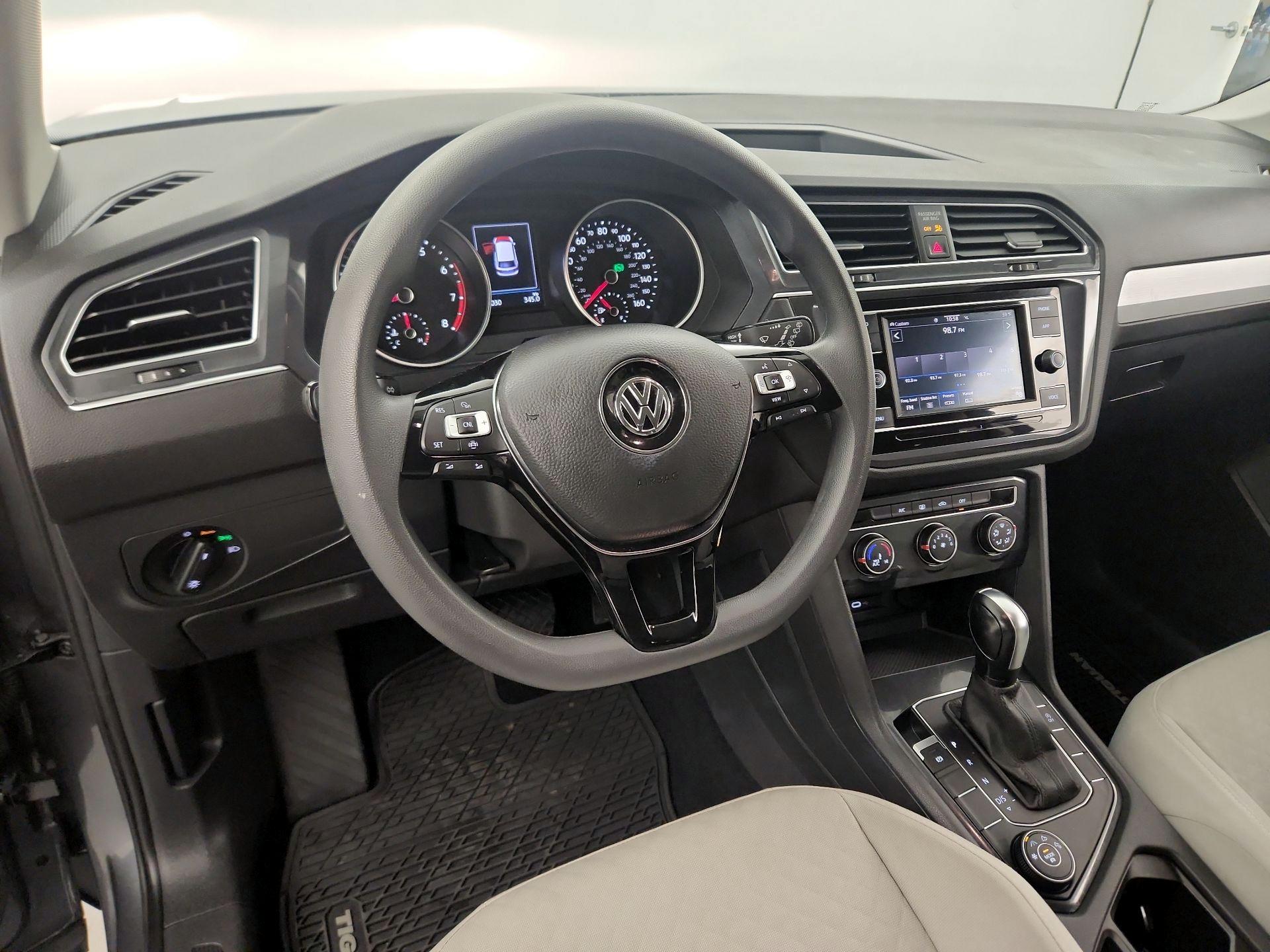 Thumbnail: 2021 Volkswagen Tiguan - 8