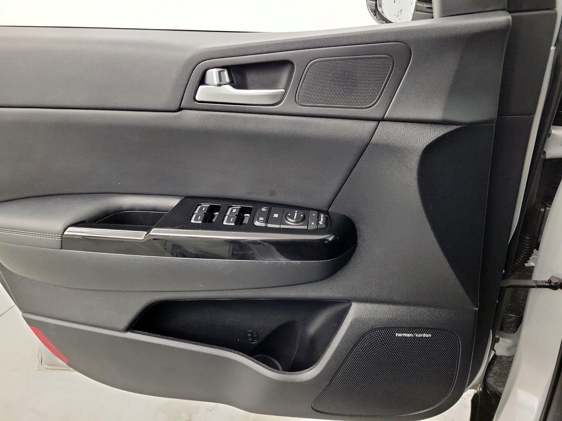 Thumbnail: 2022 Kia Sportage - 10