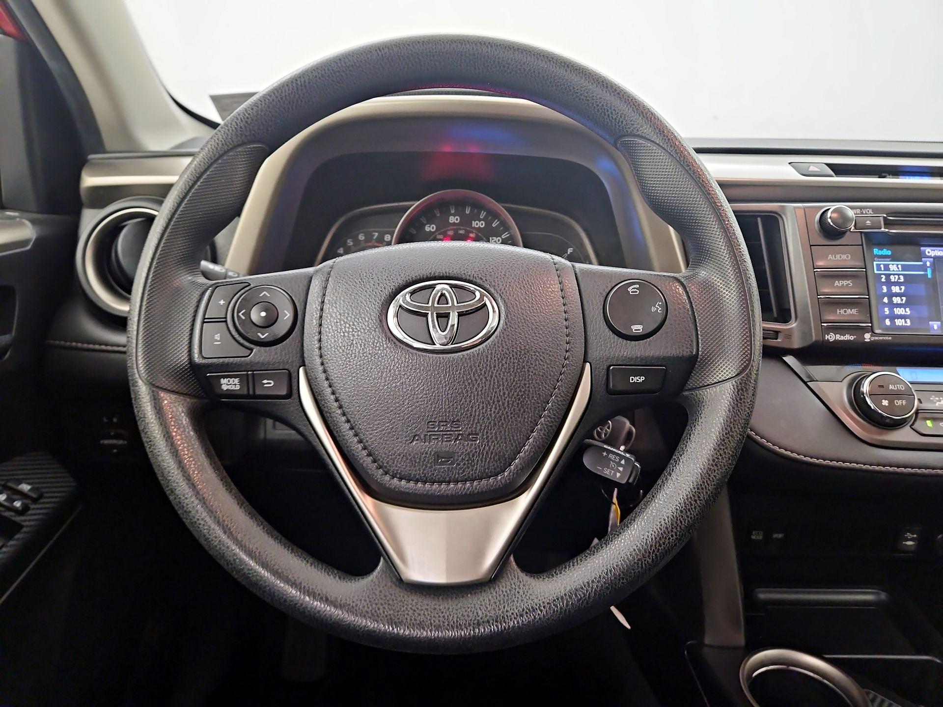Thumbnail: 2015 Toyota RAV4 - 10