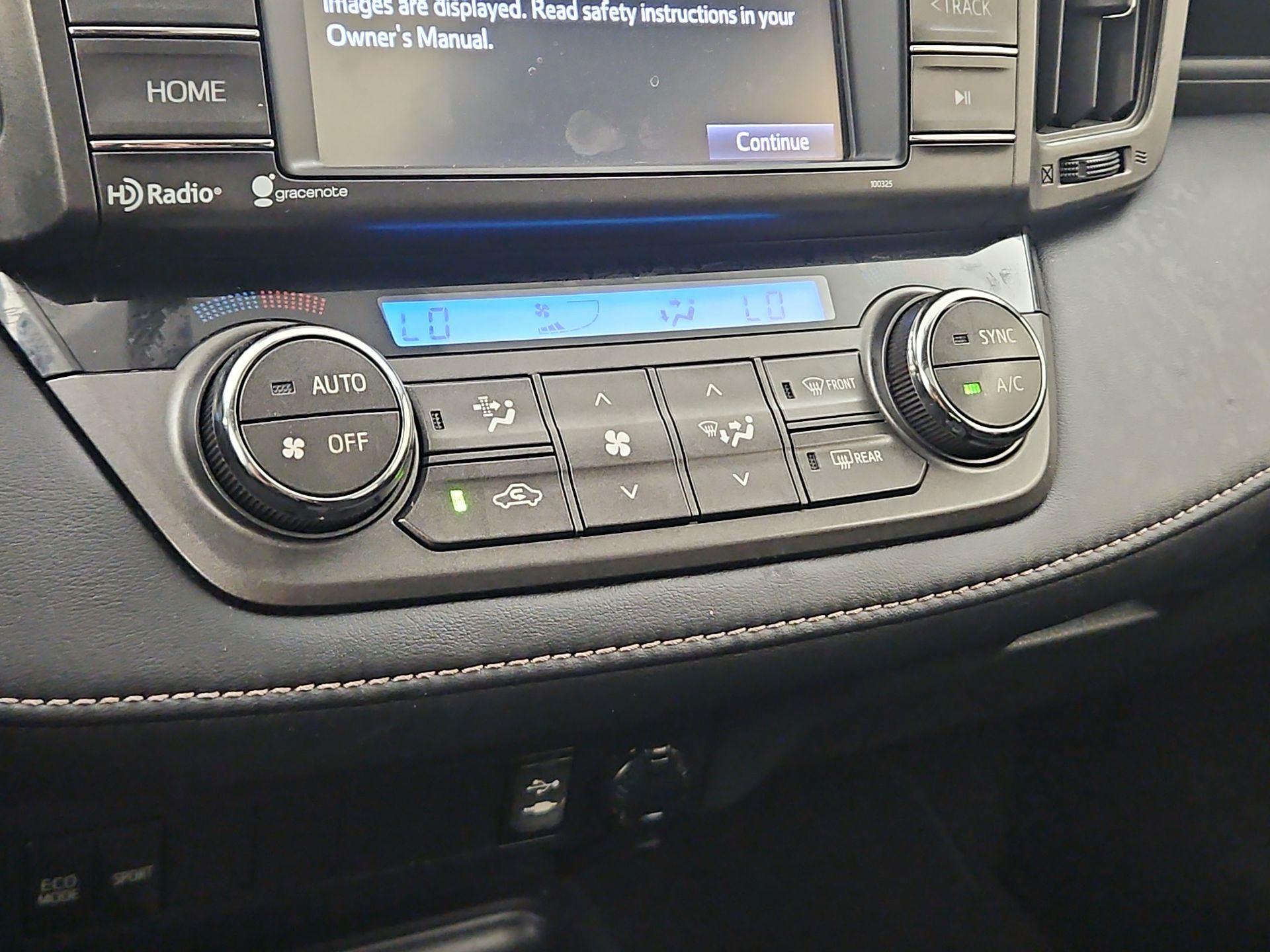 Thumbnail: 2015 Toyota RAV4 - 16