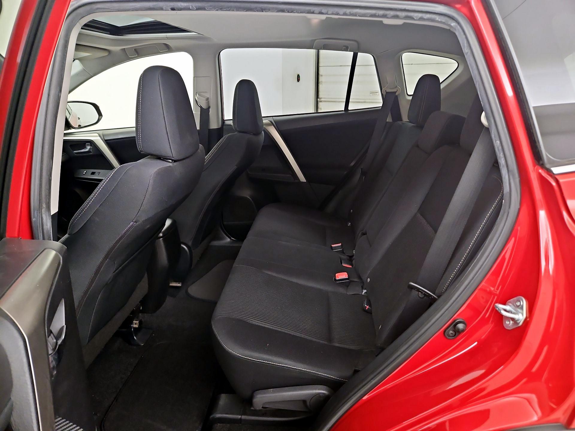 Thumbnail: 2015 Toyota RAV4 - 20