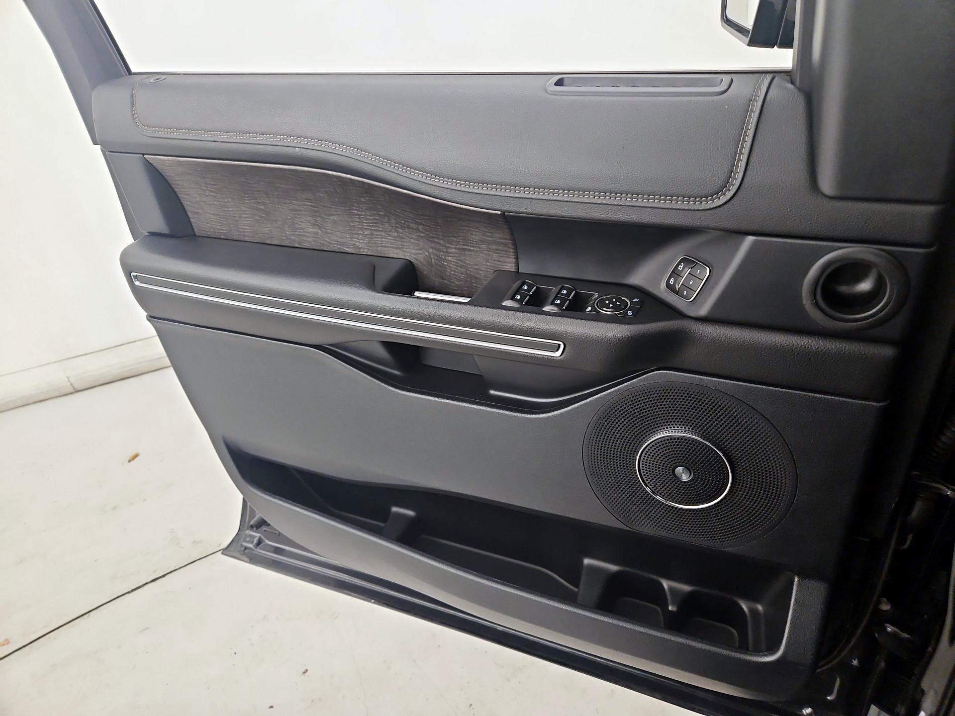 Thumbnail: 2020 Ford Expedition - 12