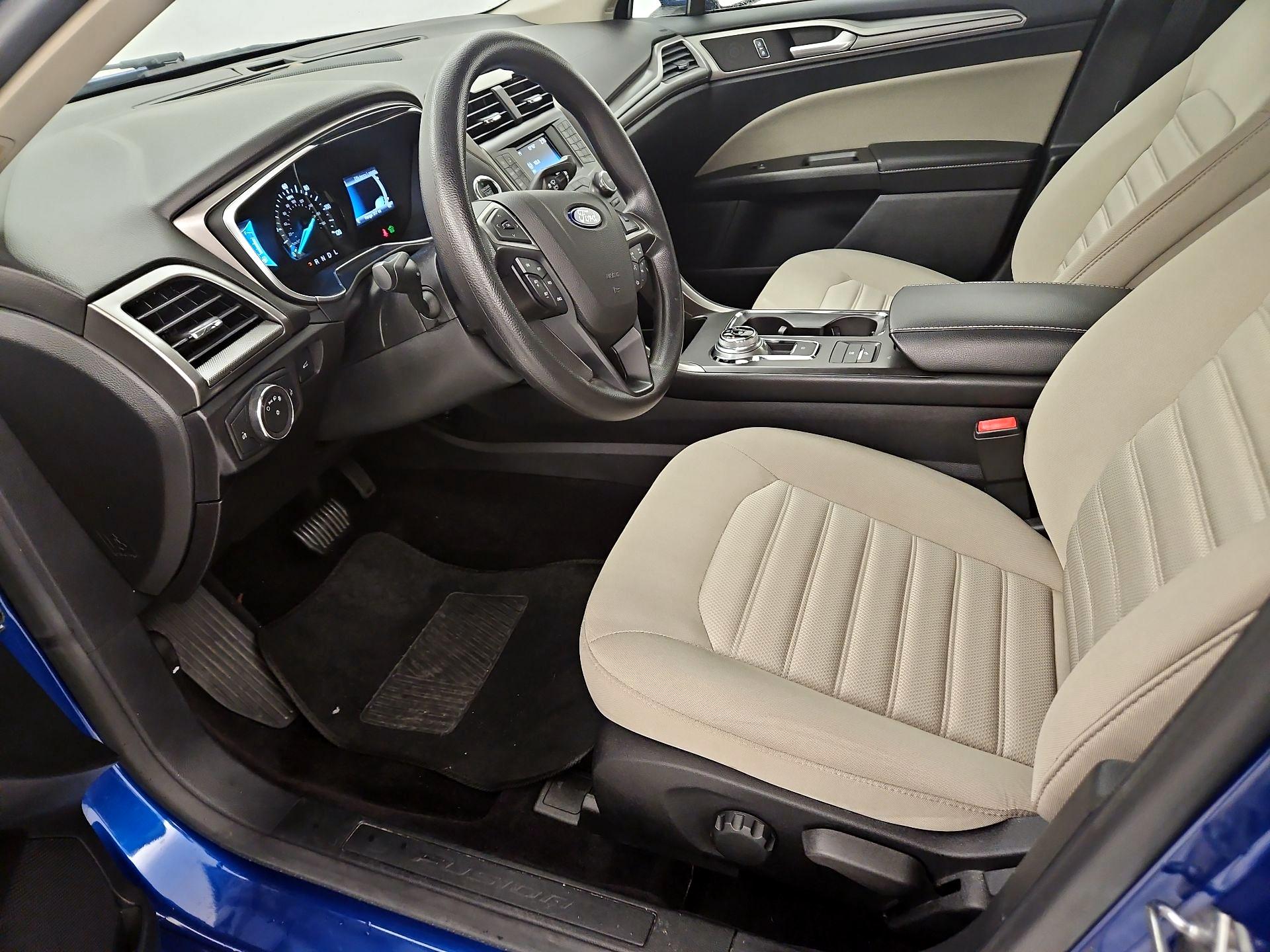 Thumbnail: 2017 Ford Fusion - 11