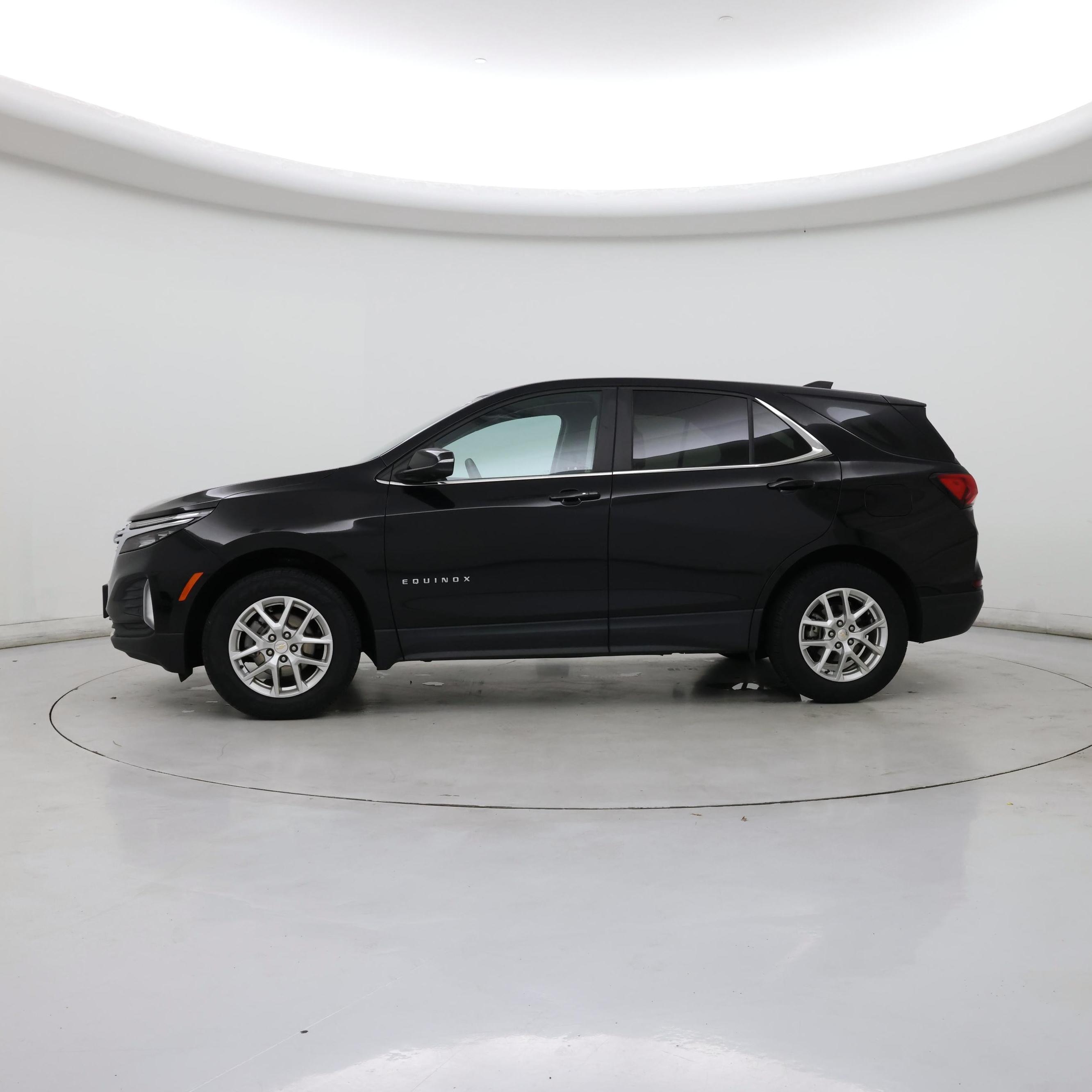 Thumbnail: 2023 Chevrolet Equinox - 3
