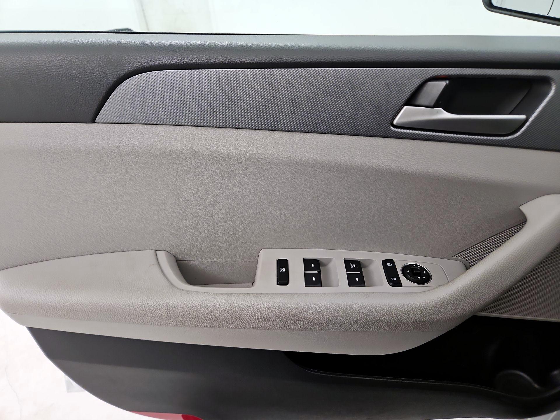 Thumbnail: 2018 Hyundai Sonata - 12