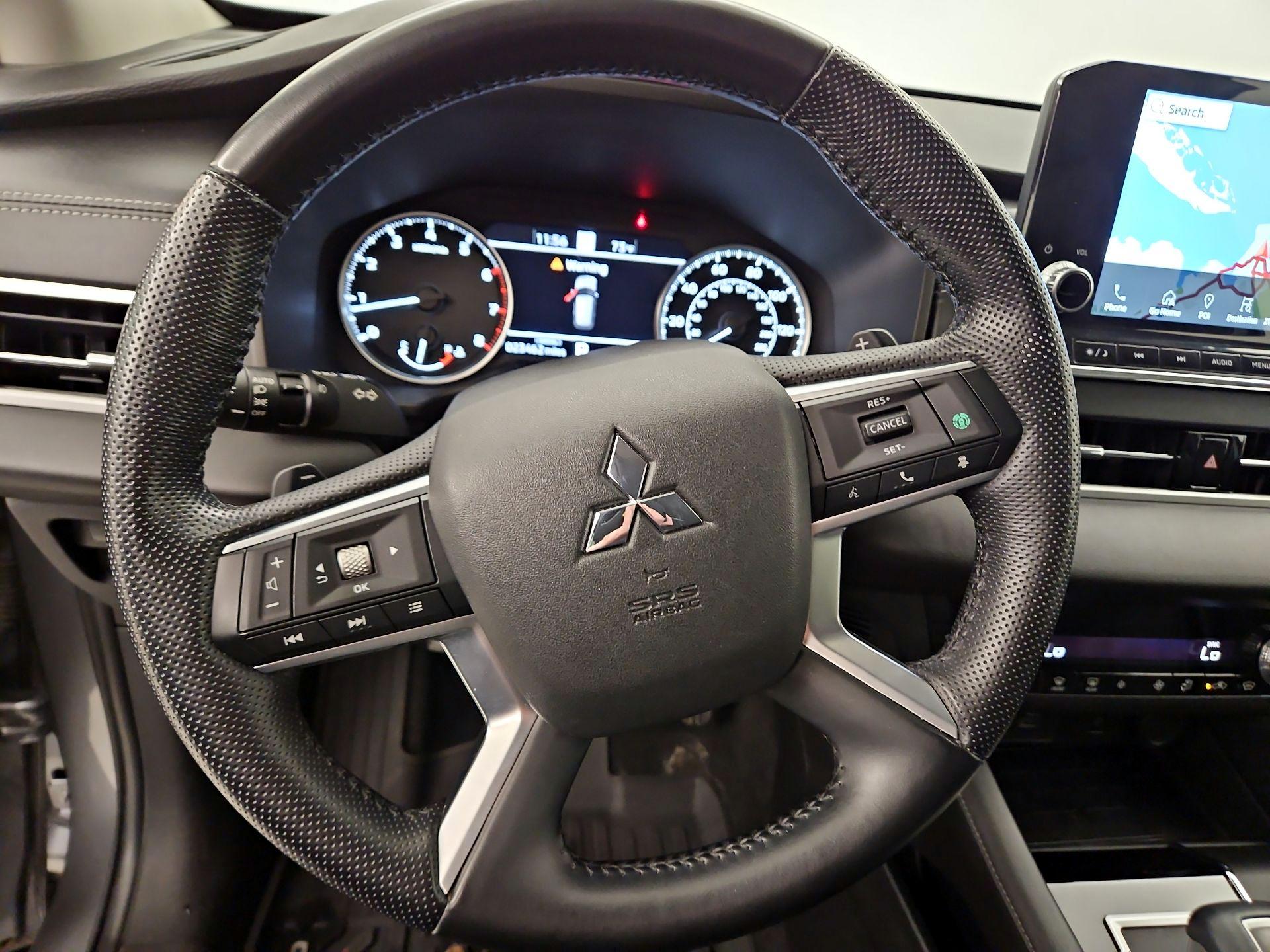 Thumbnail: 2022 Mitsubishi Outlander - 10