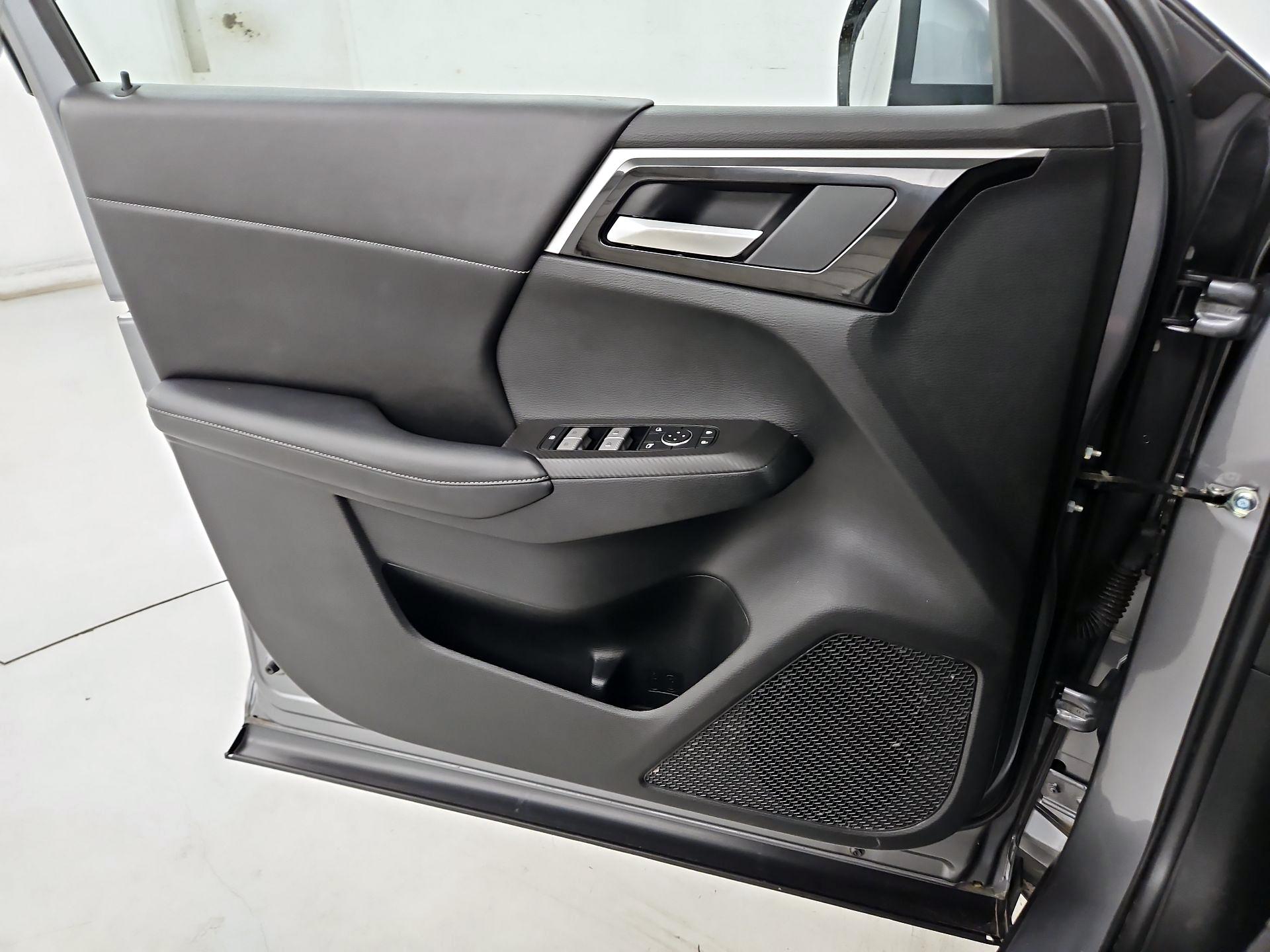 Thumbnail: 2022 Mitsubishi Outlander - 12