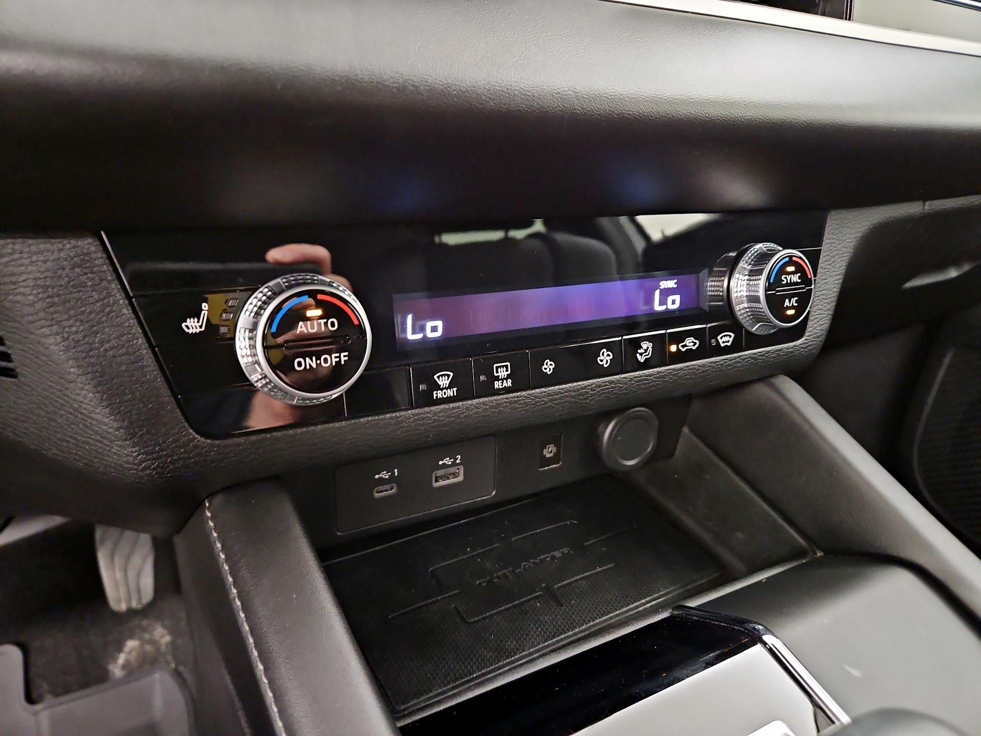 Thumbnail: 2022 Mitsubishi Outlander - 17