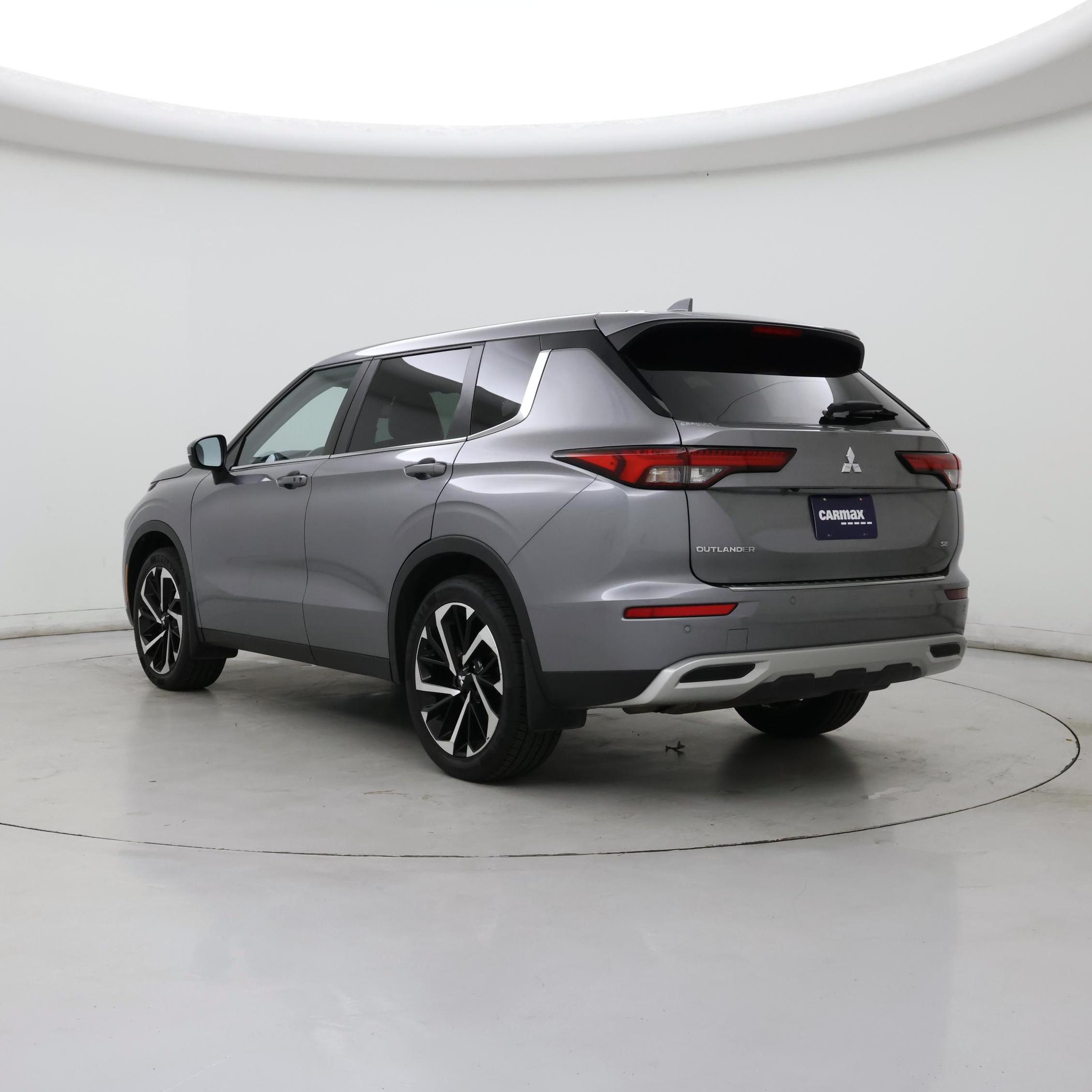 Thumbnail: 2022 Mitsubishi Outlander - 2