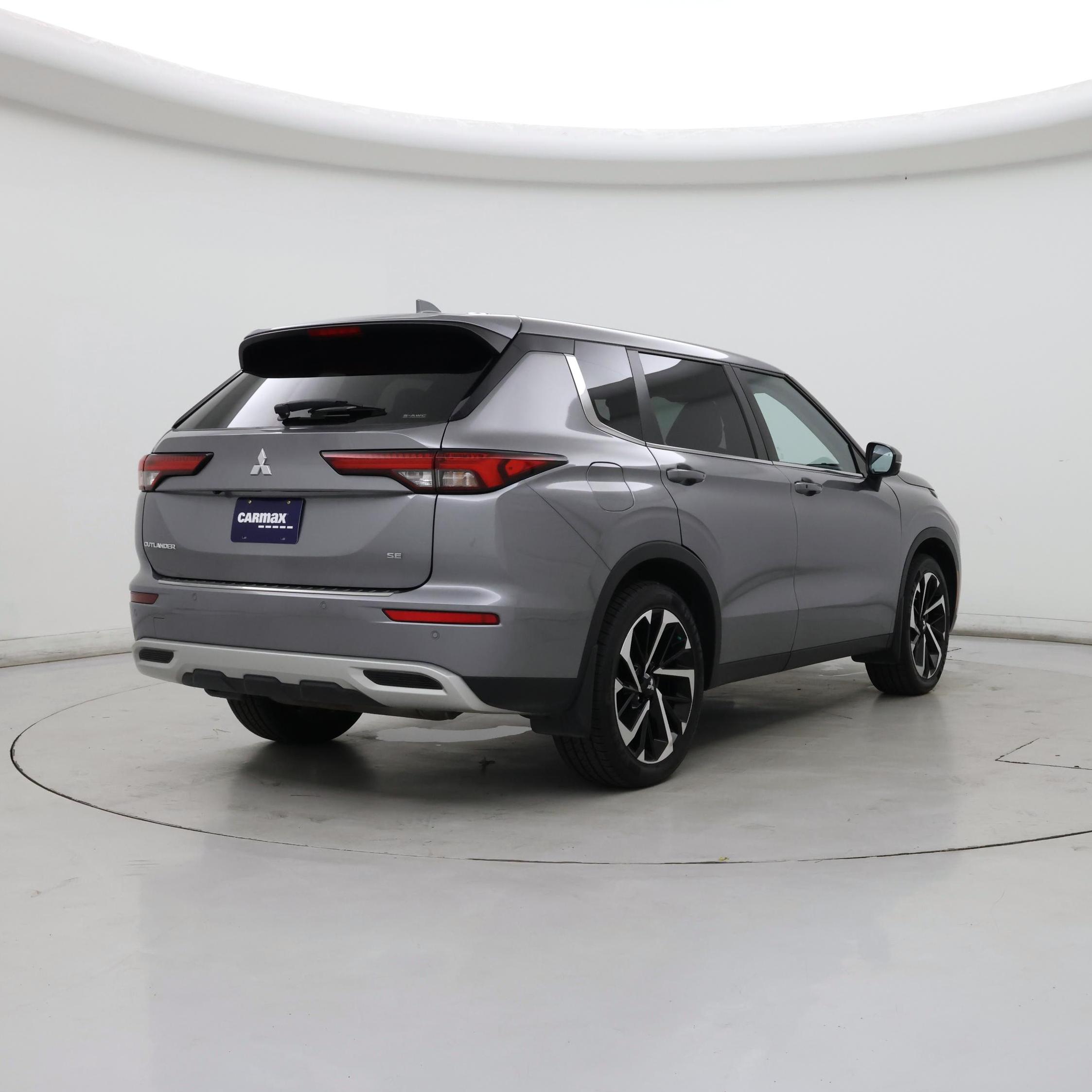 Thumbnail: 2022 Mitsubishi Outlander - 8