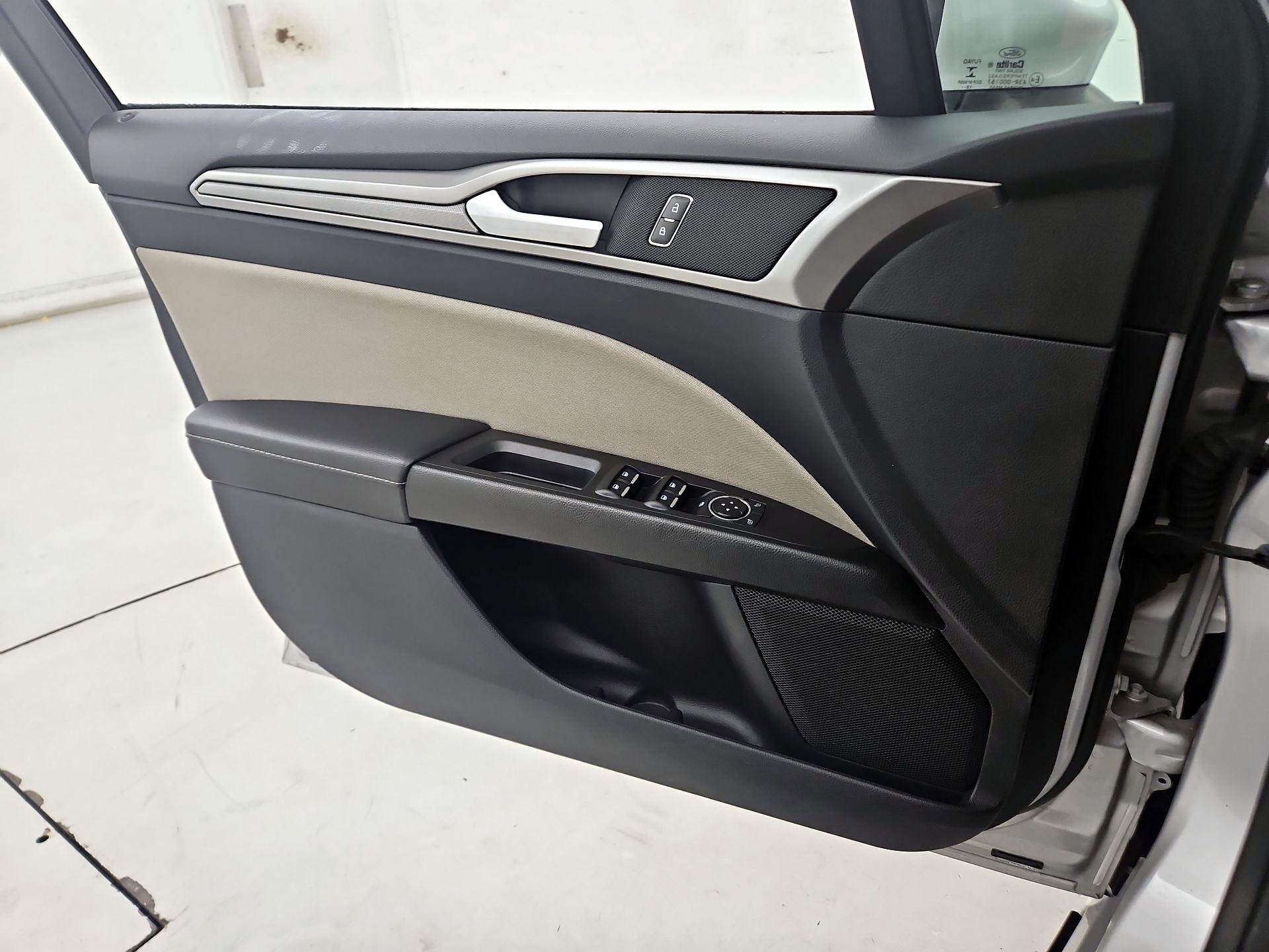 Thumbnail: 2019 Ford Fusion - 12