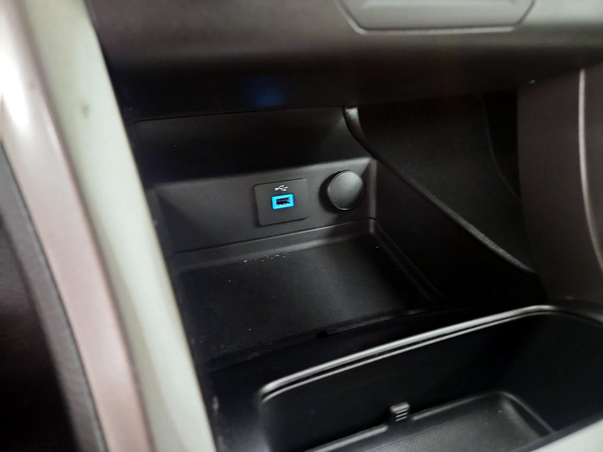 Thumbnail: 2019 Ford Fusion - 18