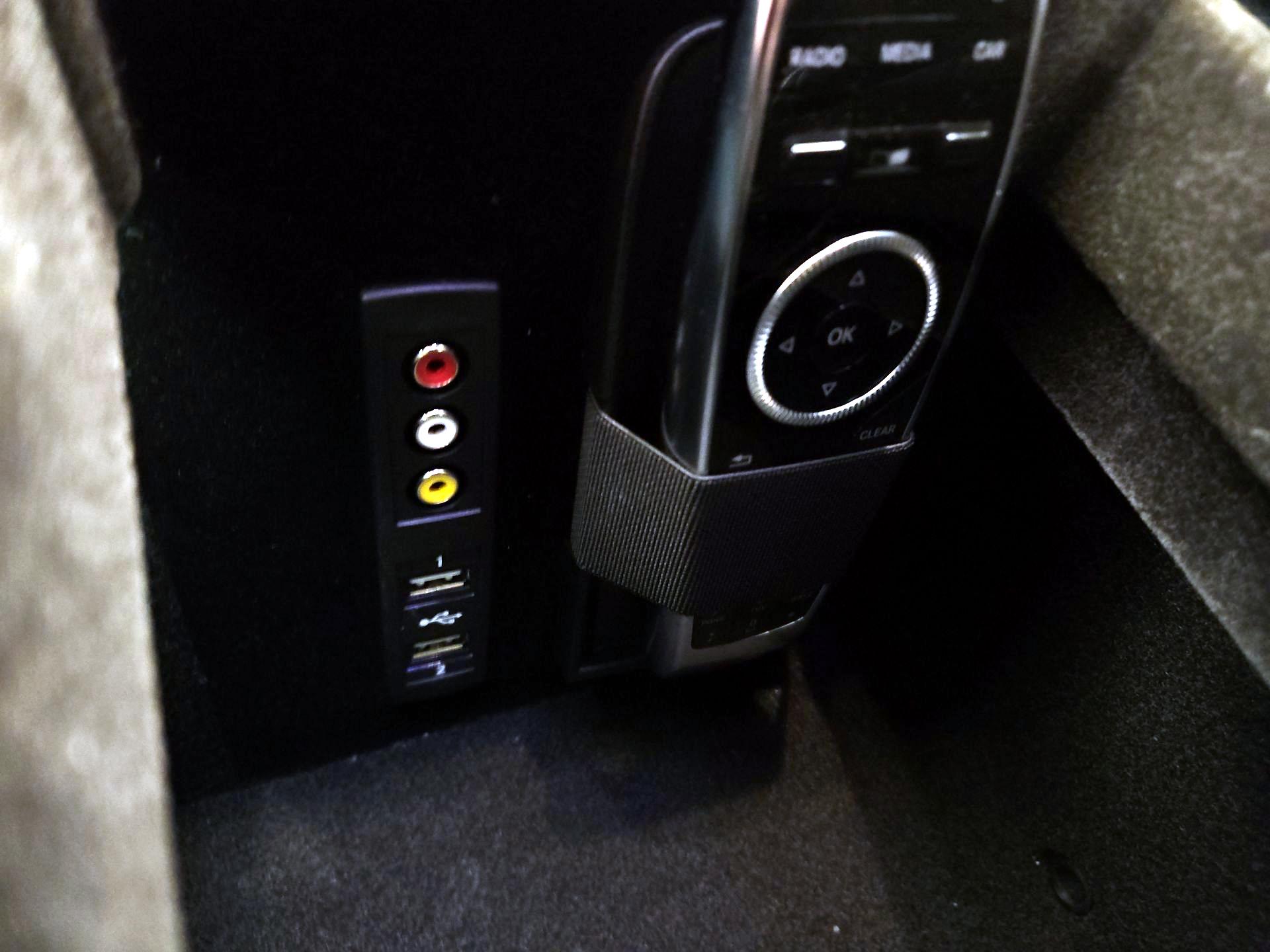 Thumbnail: 2015 Mercedes-Benz S-Class - 19