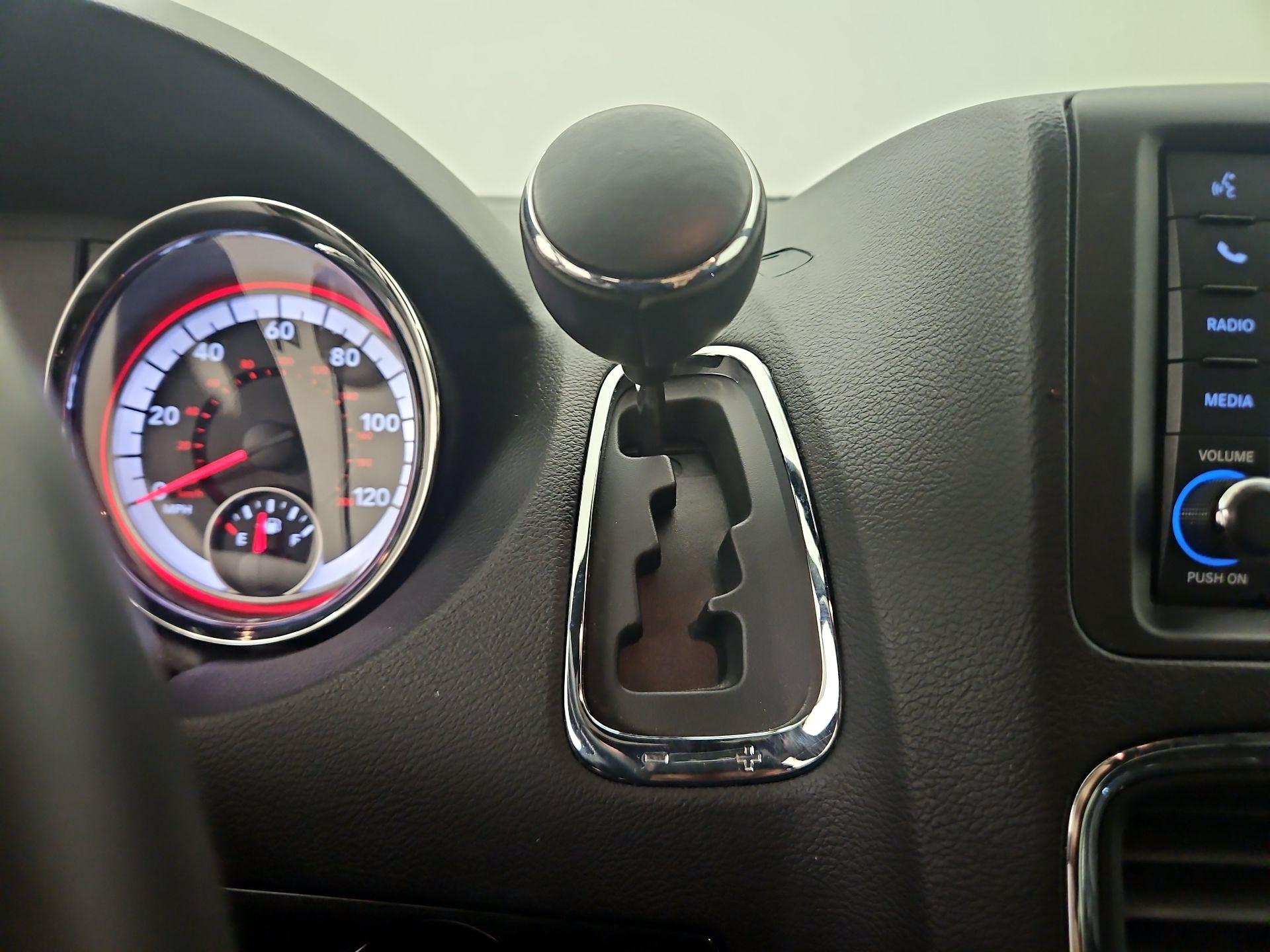 Thumbnail: 2018 Dodge Grand Caravan - 17