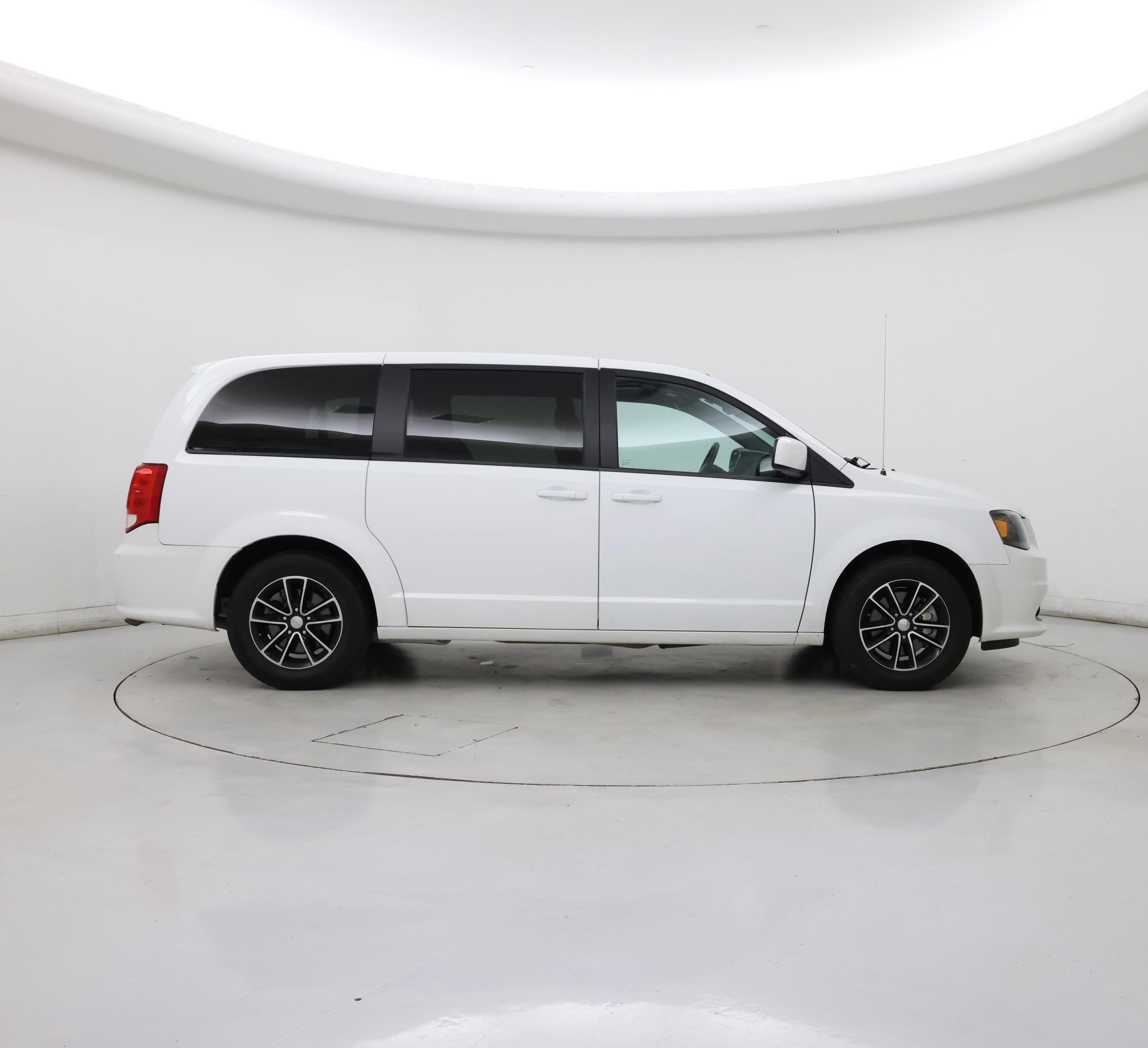 Thumbnail: 2018 Dodge Grand Caravan - 7