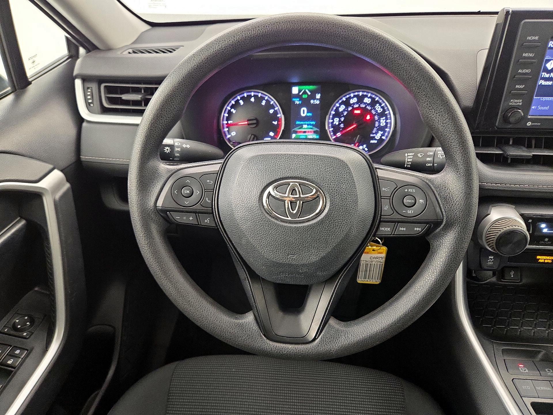Thumbnail: 2022 Toyota RAV4 - 10