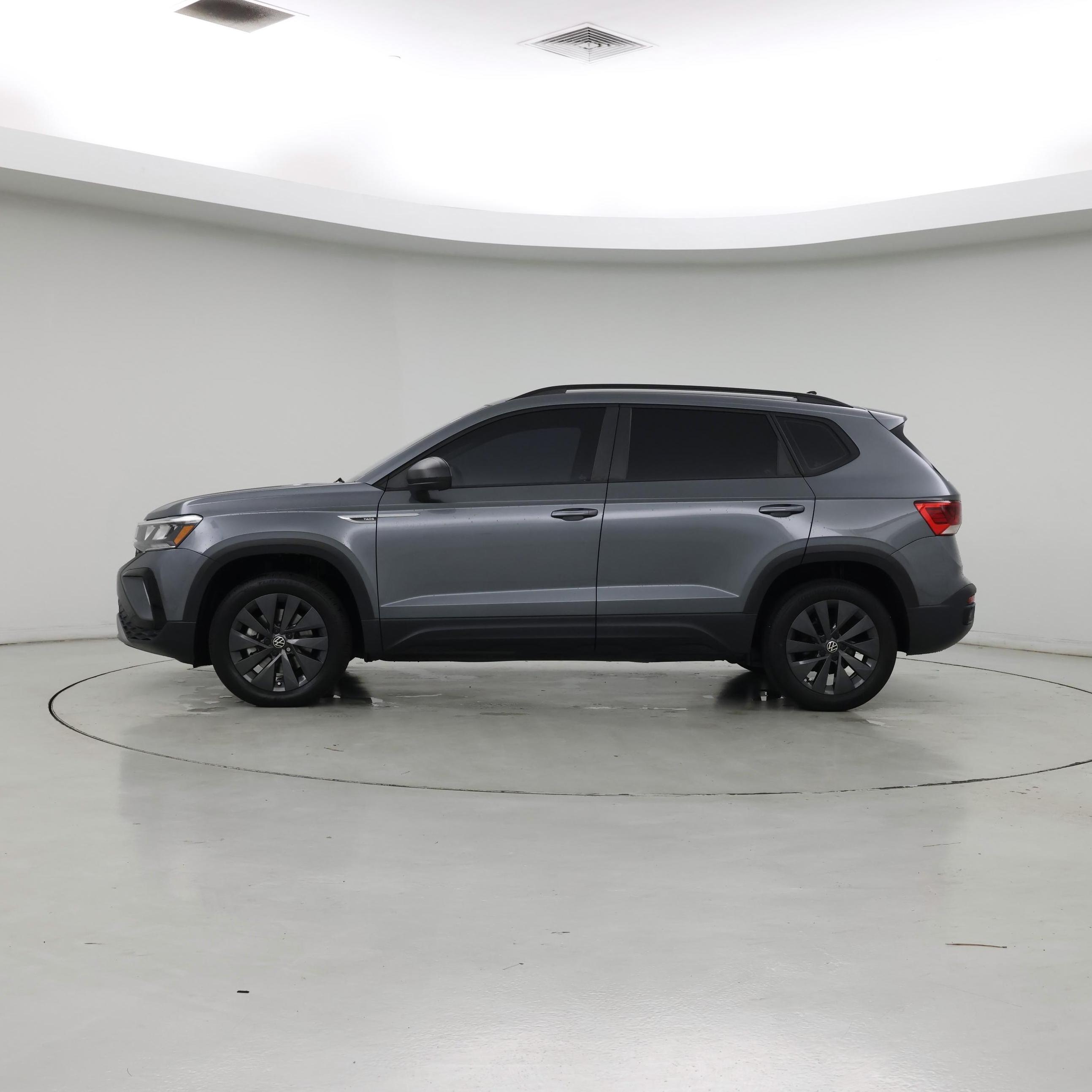 Thumbnail: 2023 Volkswagen Taos - 3