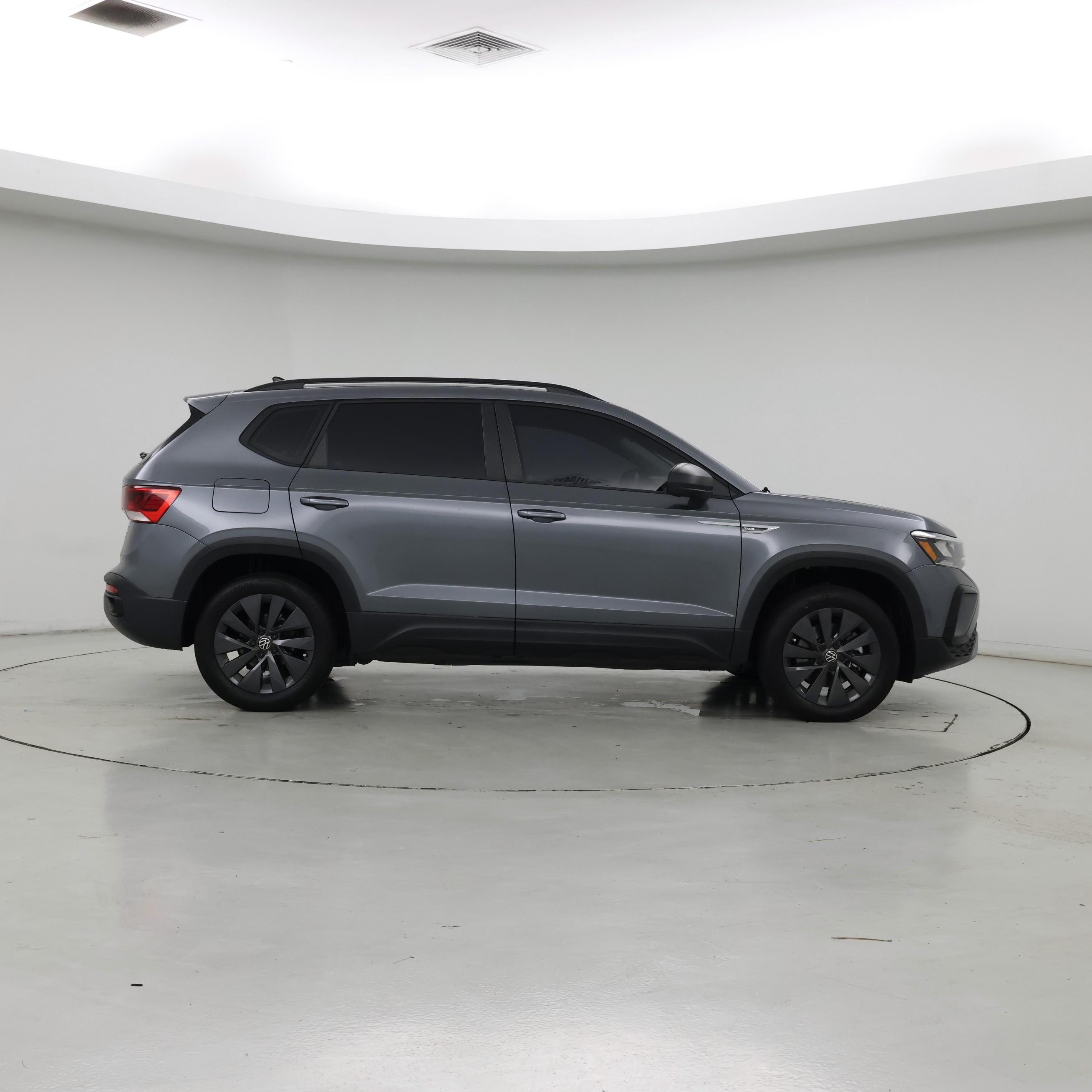 Thumbnail: 2023 Volkswagen Taos - 7