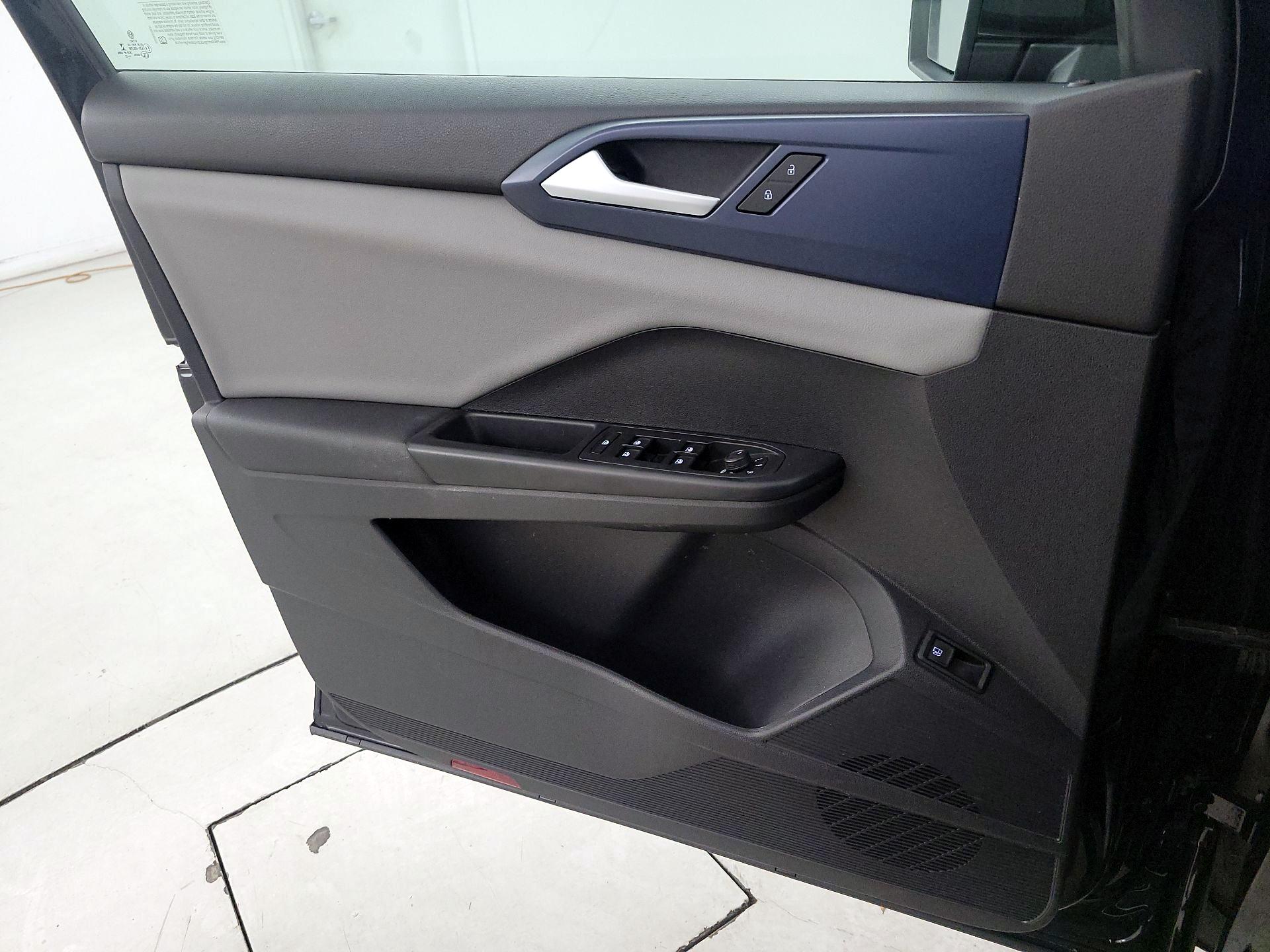 Thumbnail: 2022 Volkswagen Taos - 12