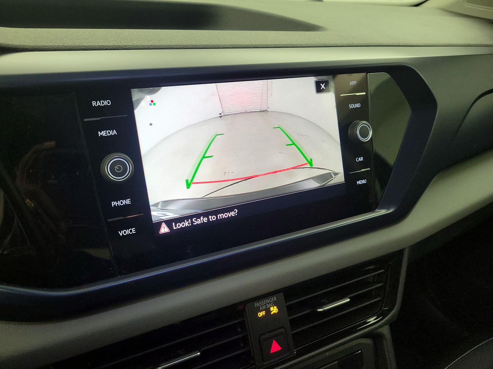 Thumbnail: 2022 Volkswagen Taos - 14