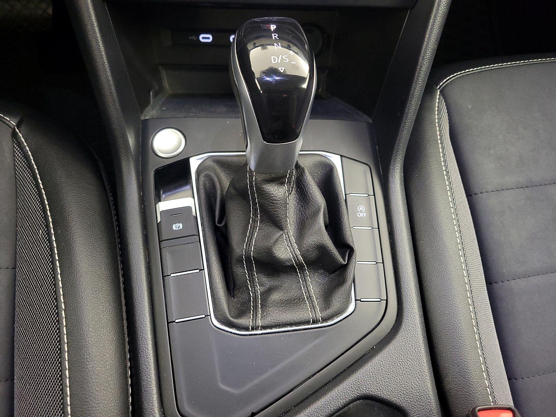 Thumbnail: 2022 Volkswagen Taos - 17