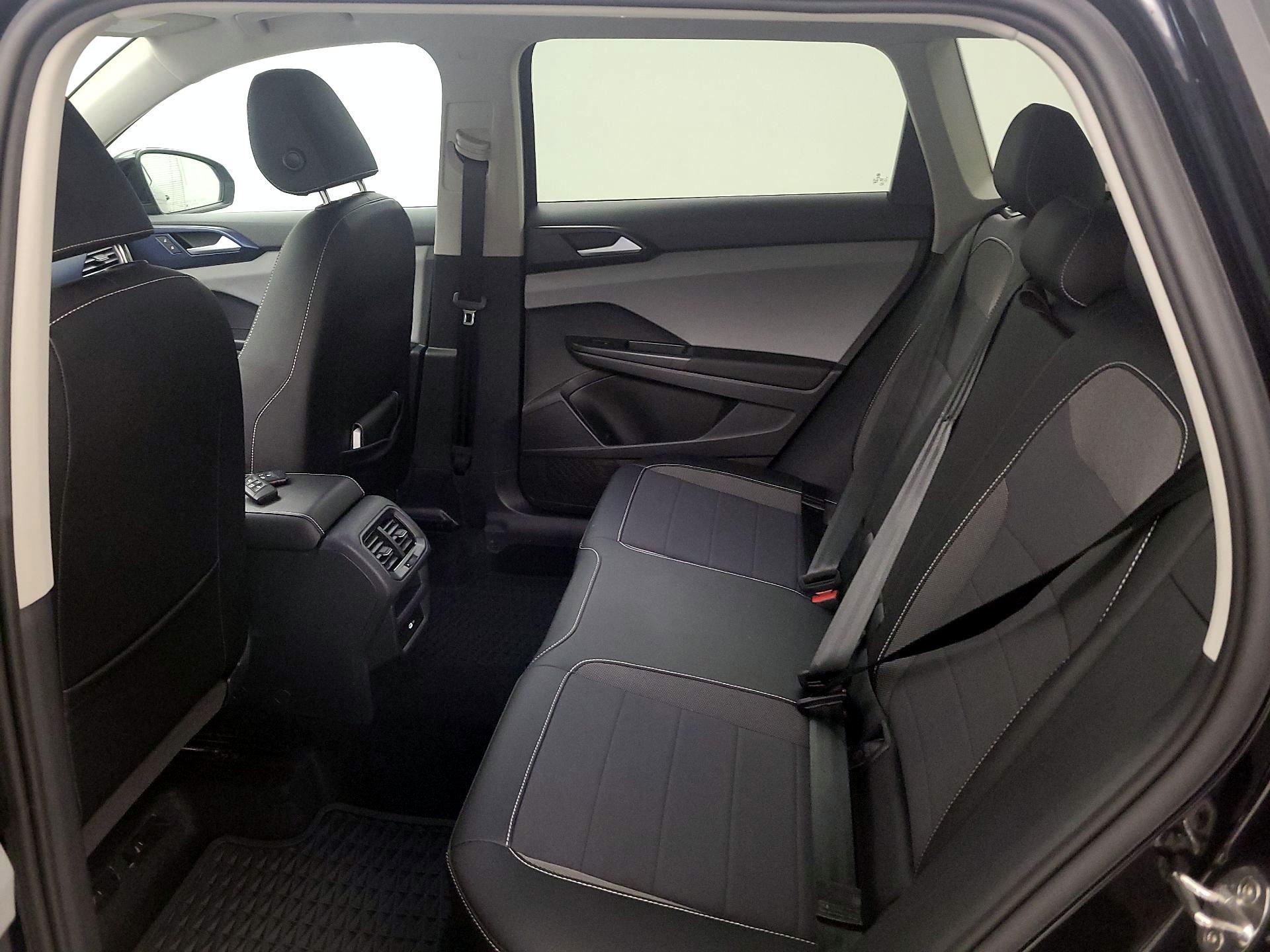 Thumbnail: 2022 Volkswagen Taos - 20