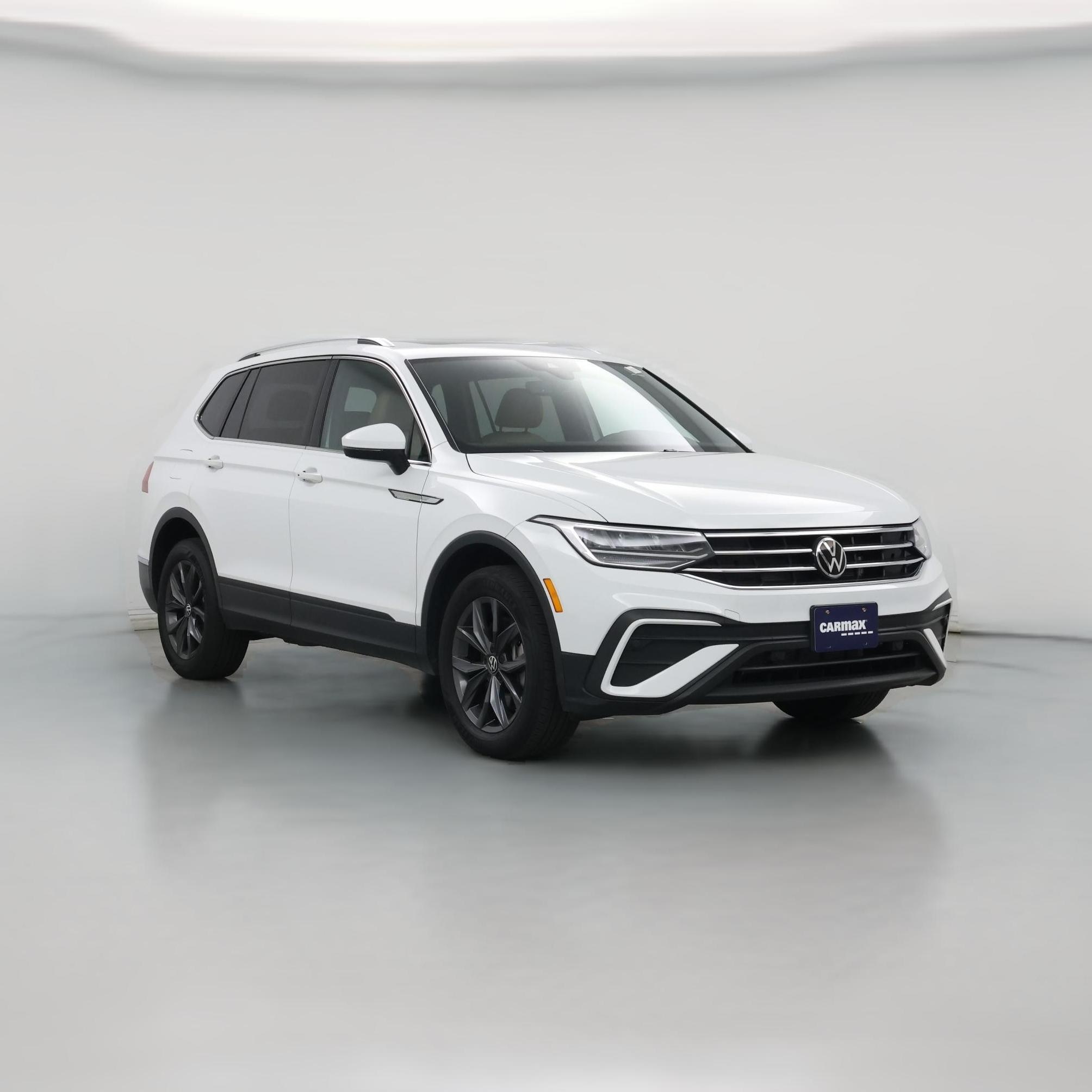 Thumbnail: 2022 Volkswagen Tiguan - 1