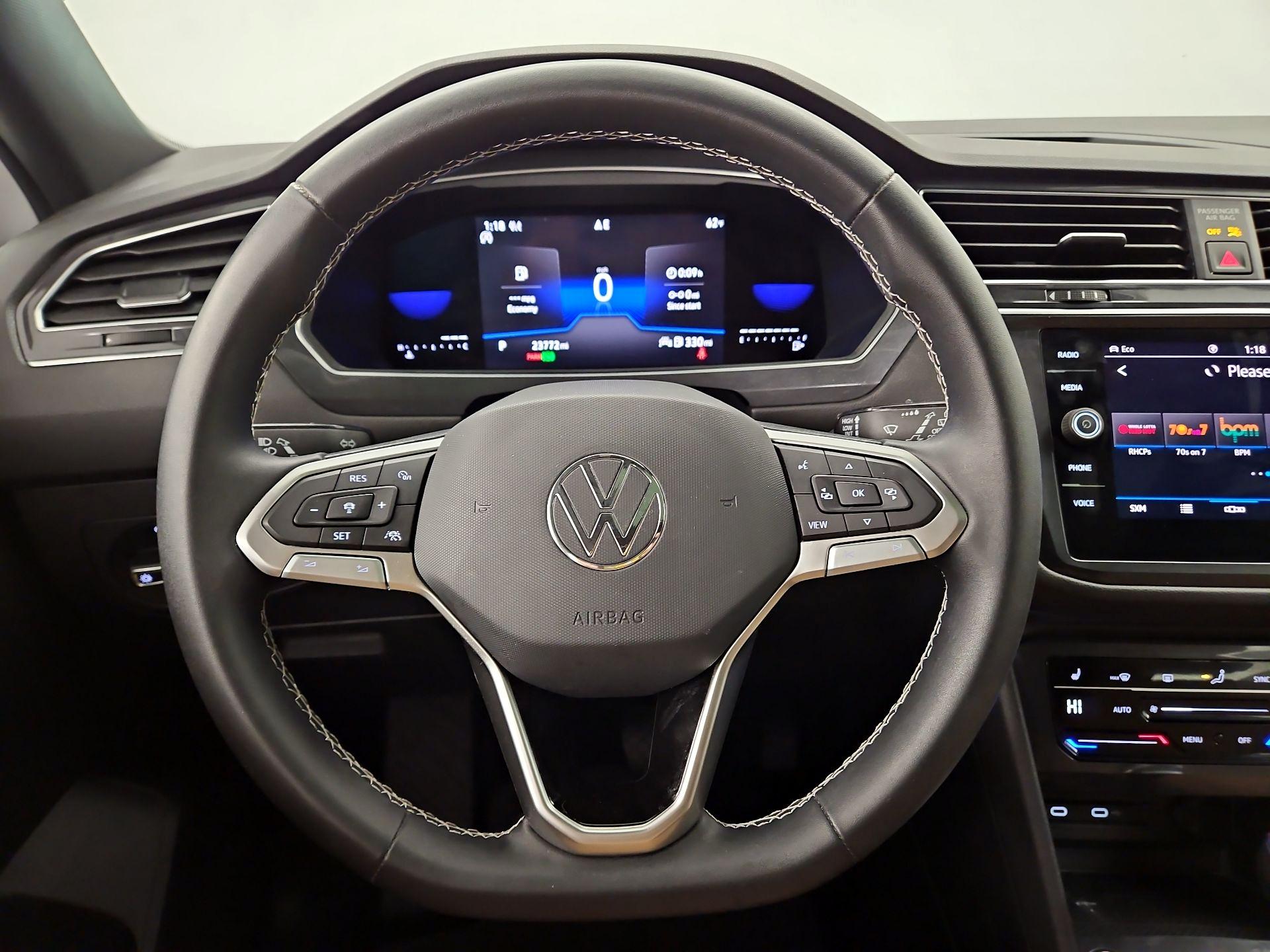 Thumbnail: 2022 Volkswagen Tiguan - 10